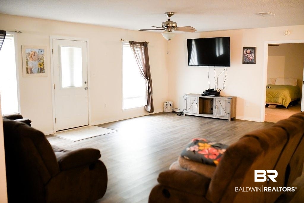 17816 Highway 41