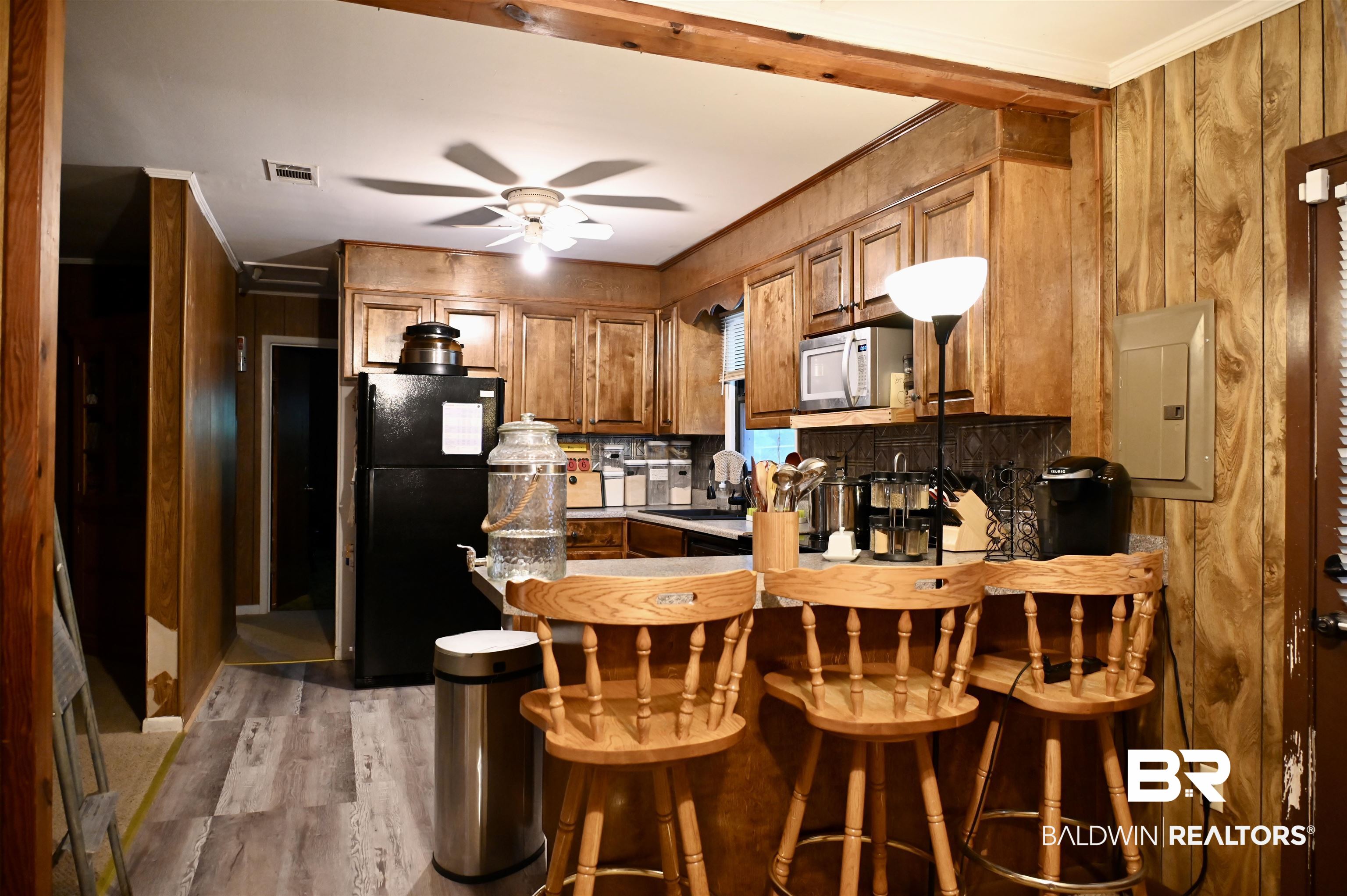 2300 Wolf Log Road