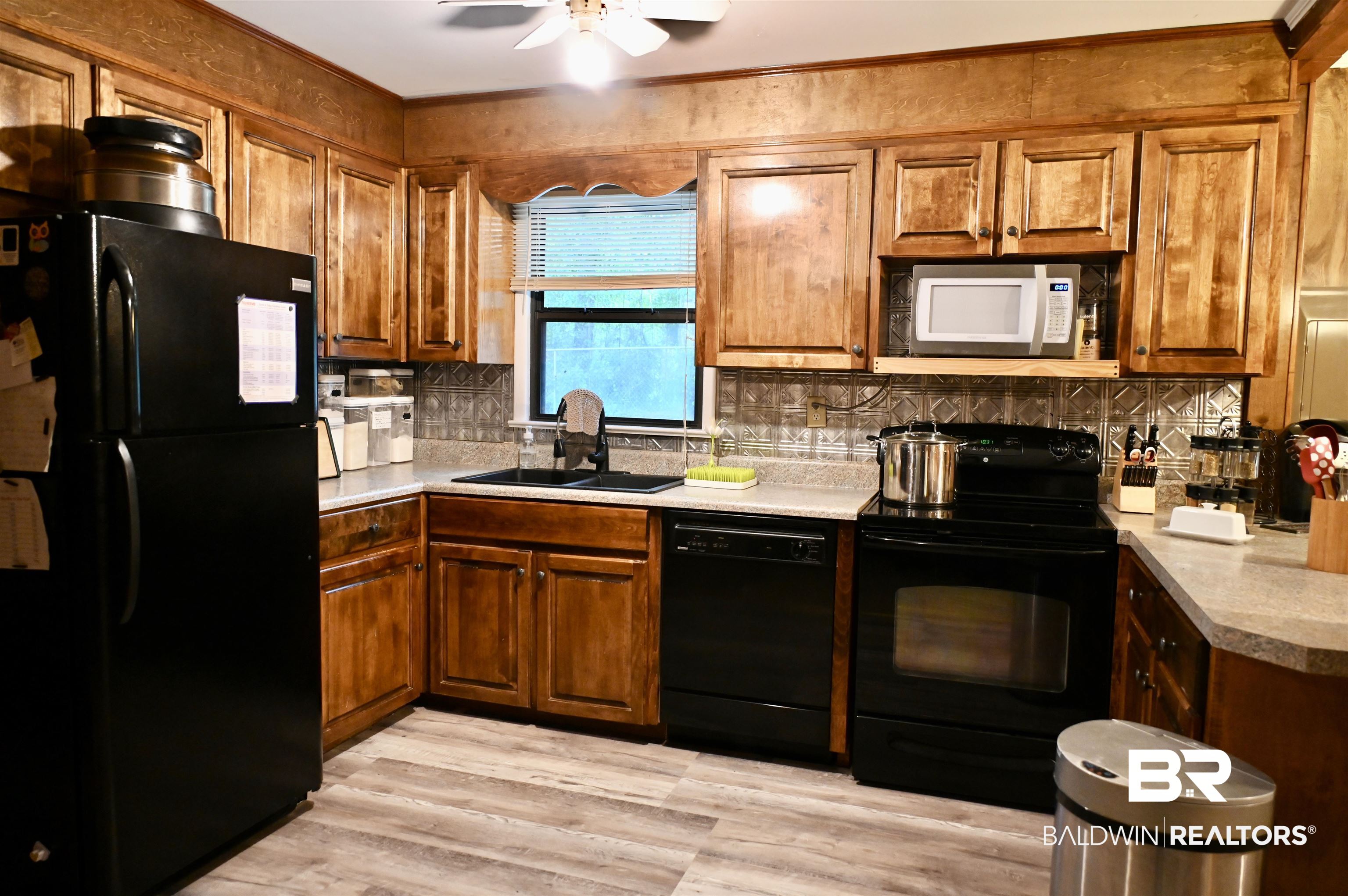 2300 Wolf Log Road
