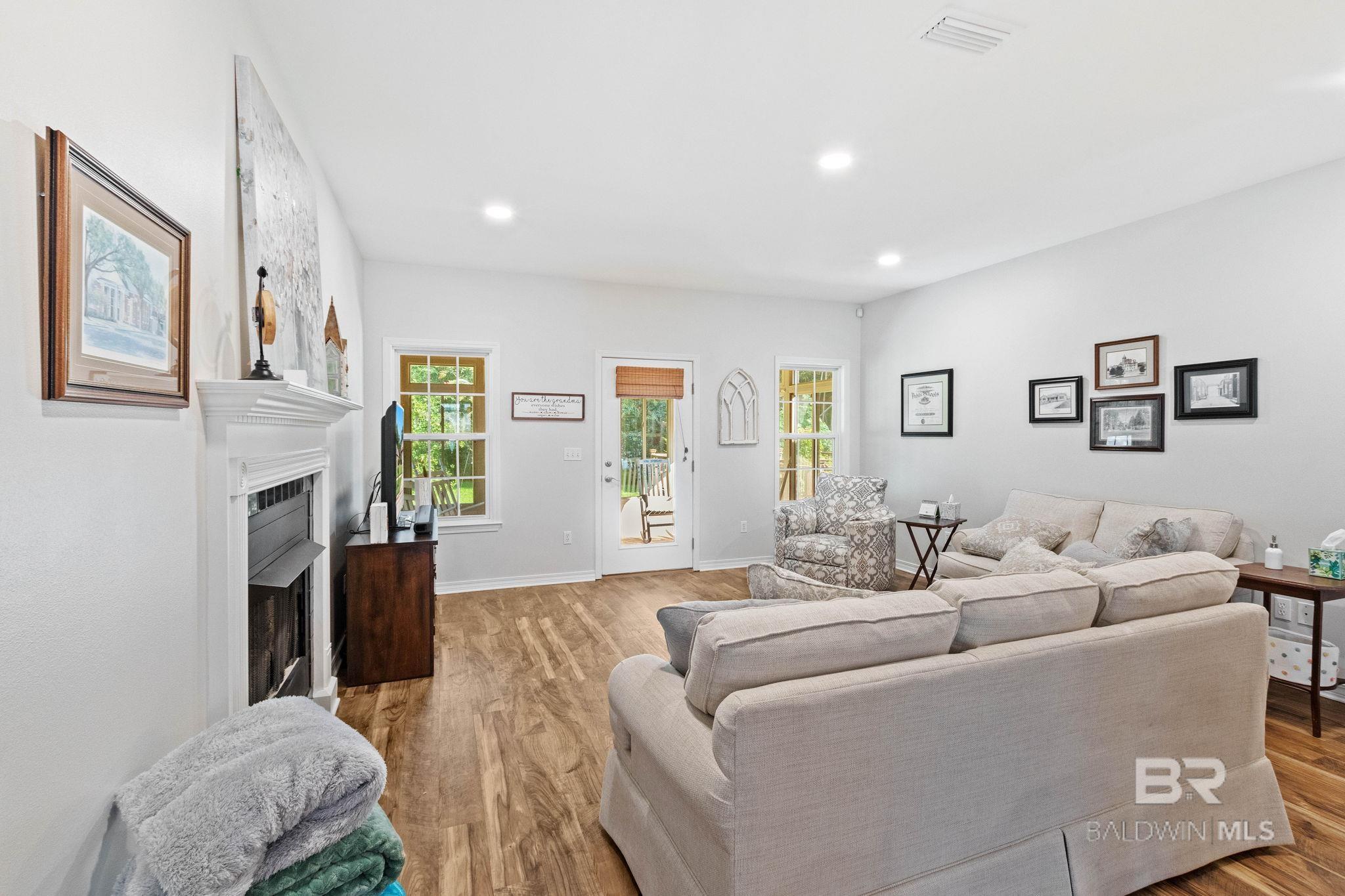 706 Jillian Place