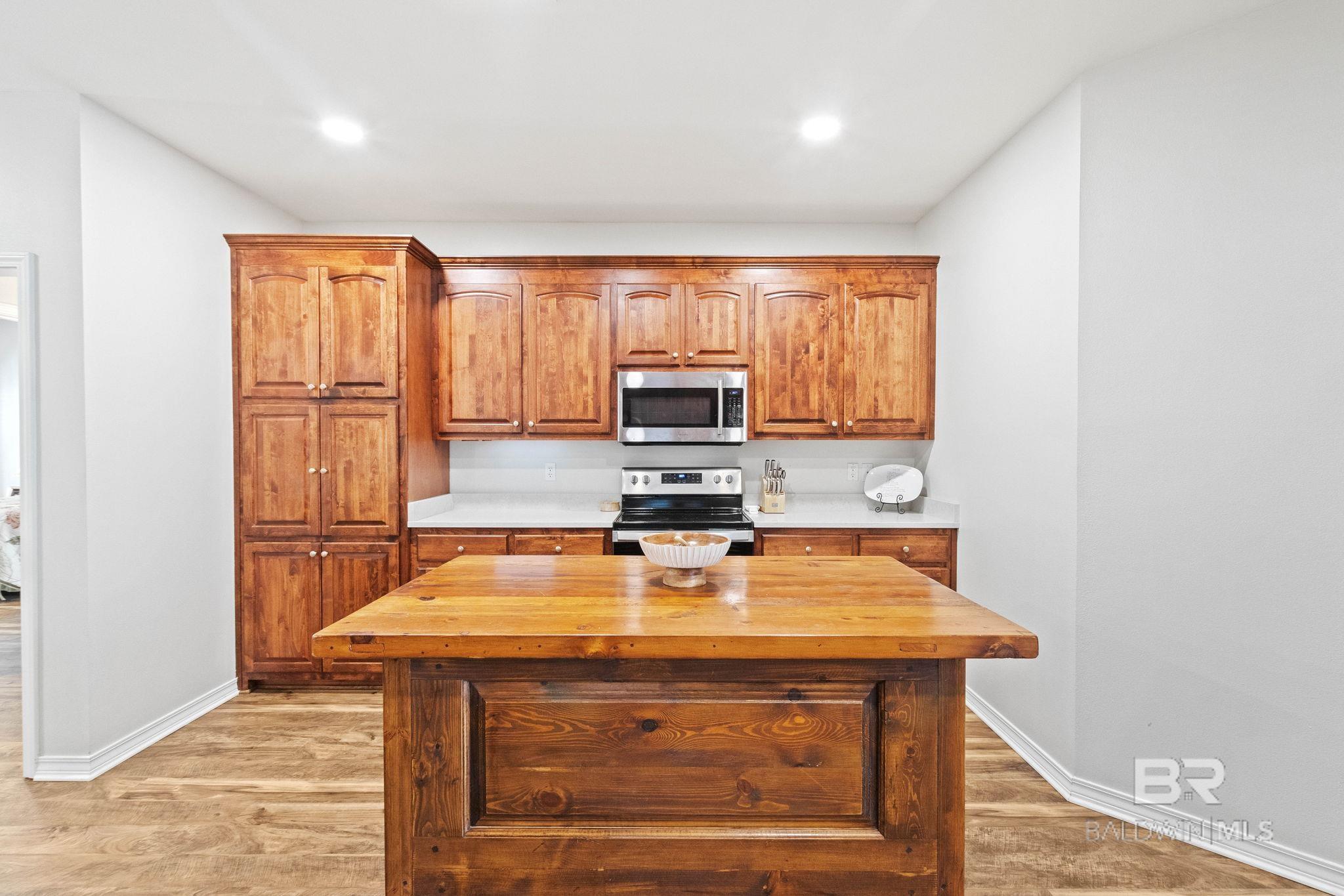 706 Jillian Place