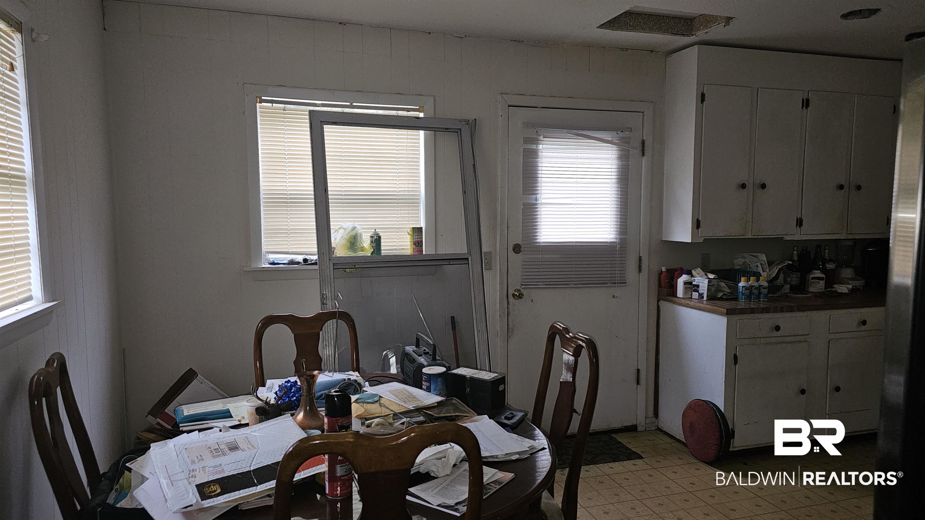 216 6th Avenue