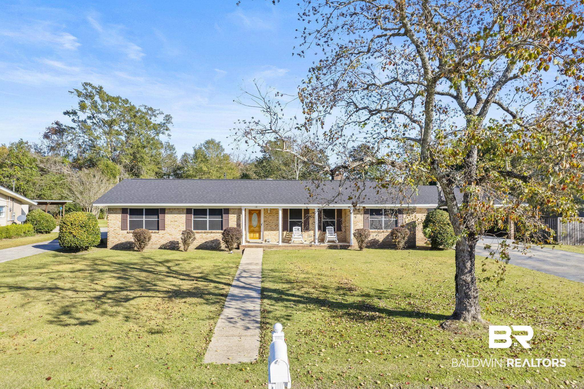 19 Rollins Place