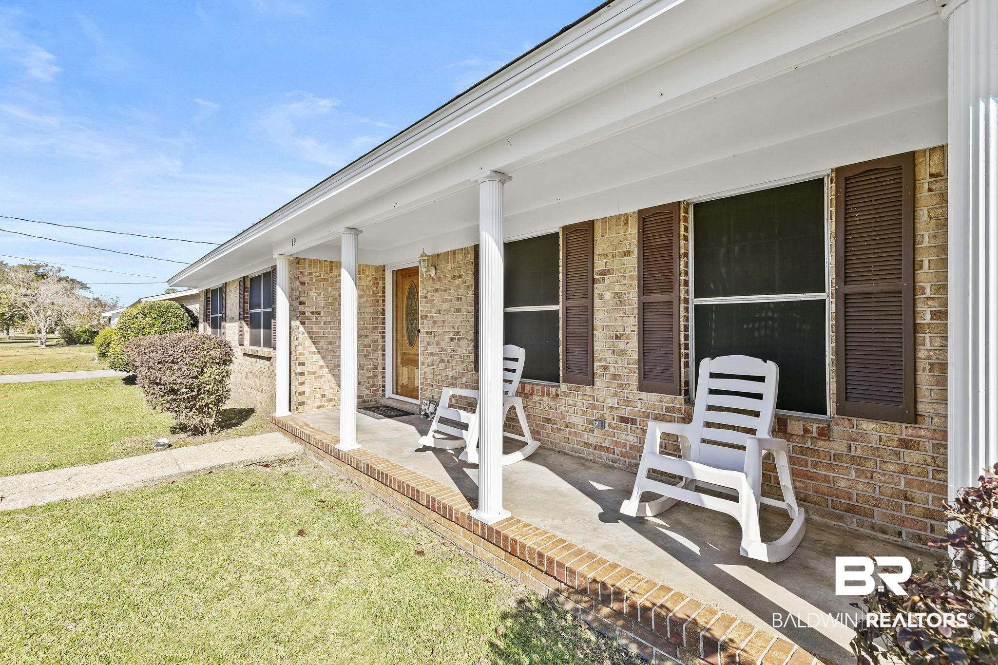 19 Rollins Place