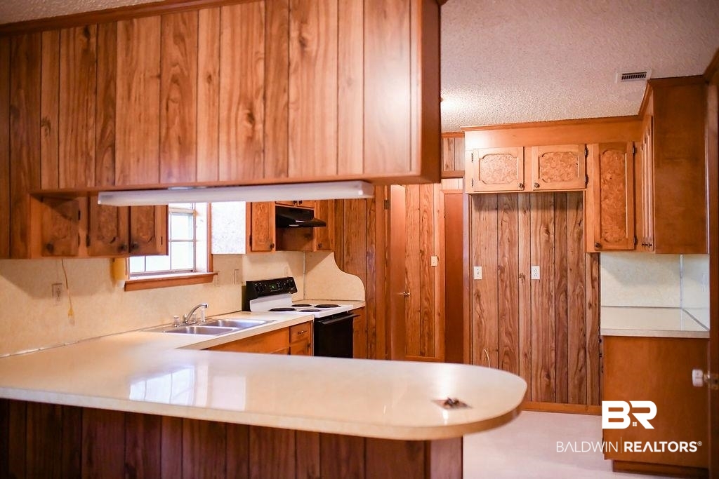 537 Lowery Road