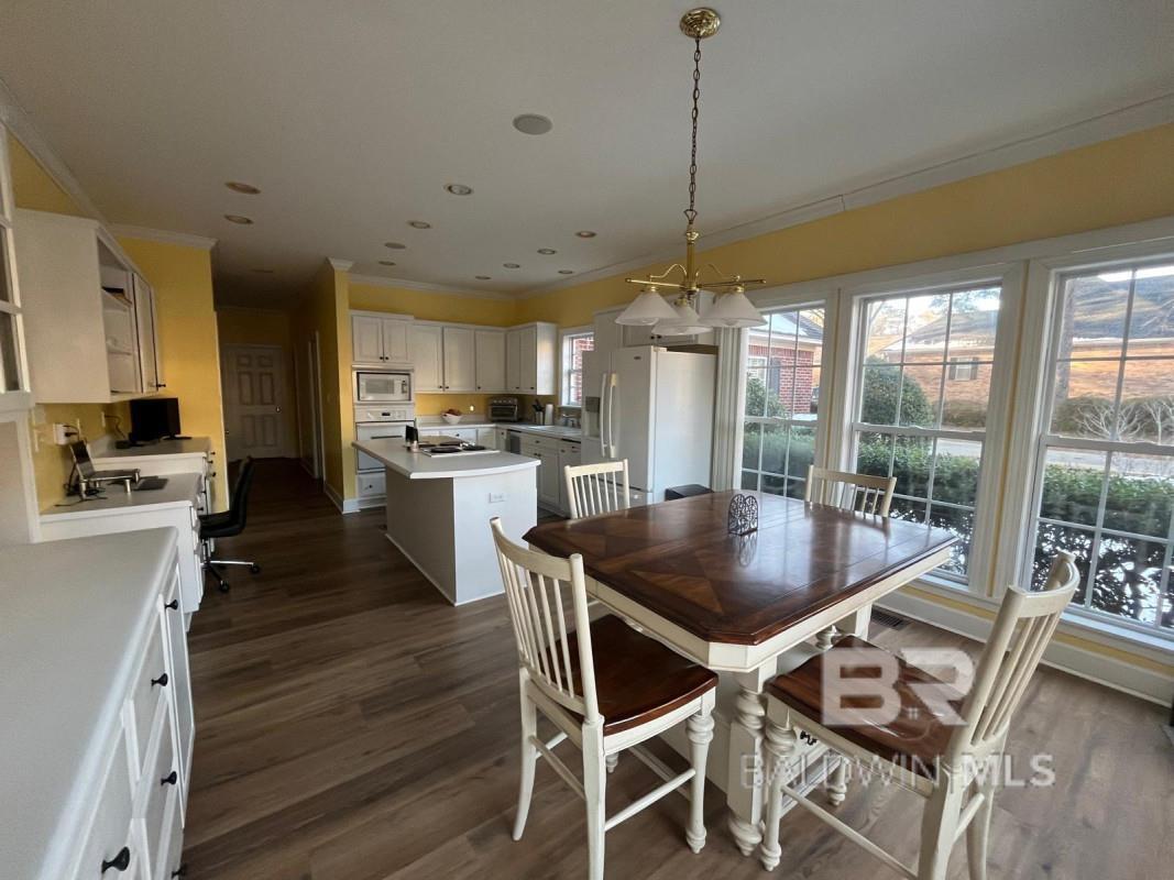1746 Woodridge Drive