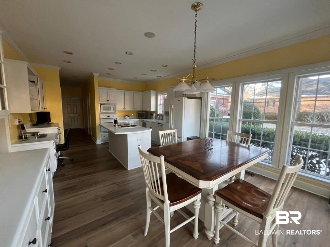 1746 Woodridge Drive