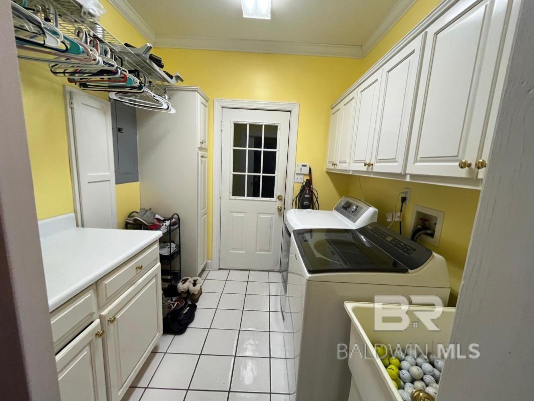 1746 Woodridge Drive