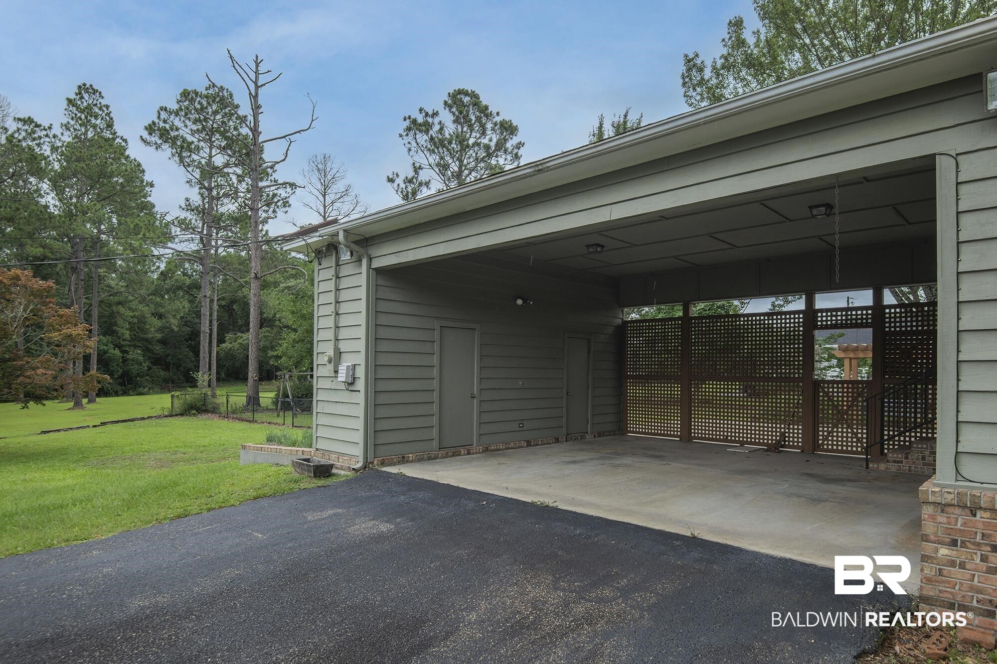 707 Bob White Drive