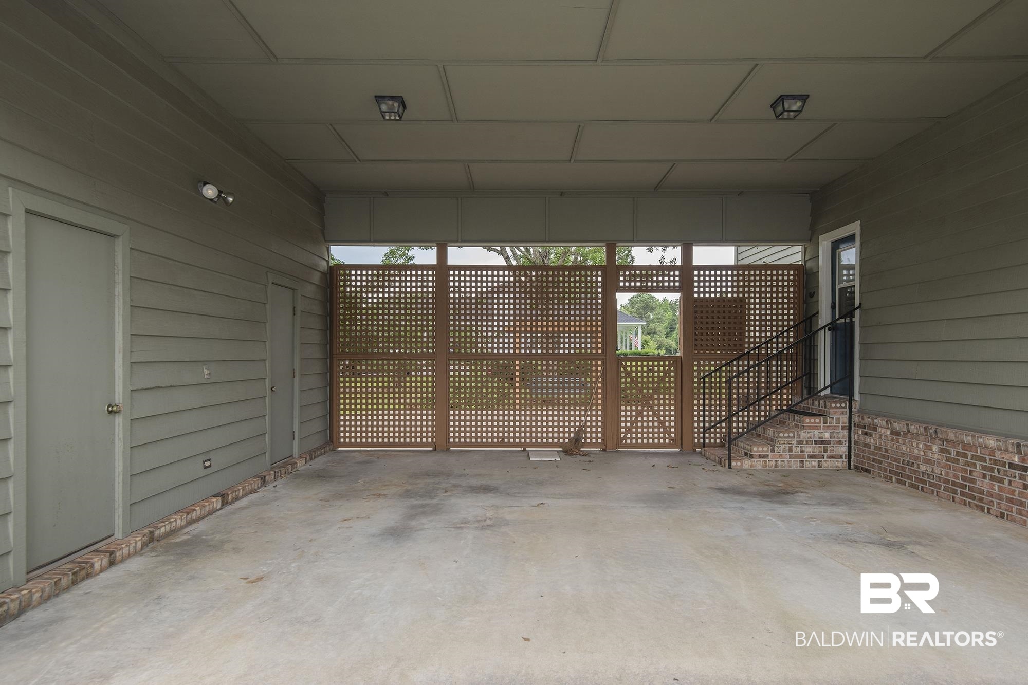 707 Bob White Drive