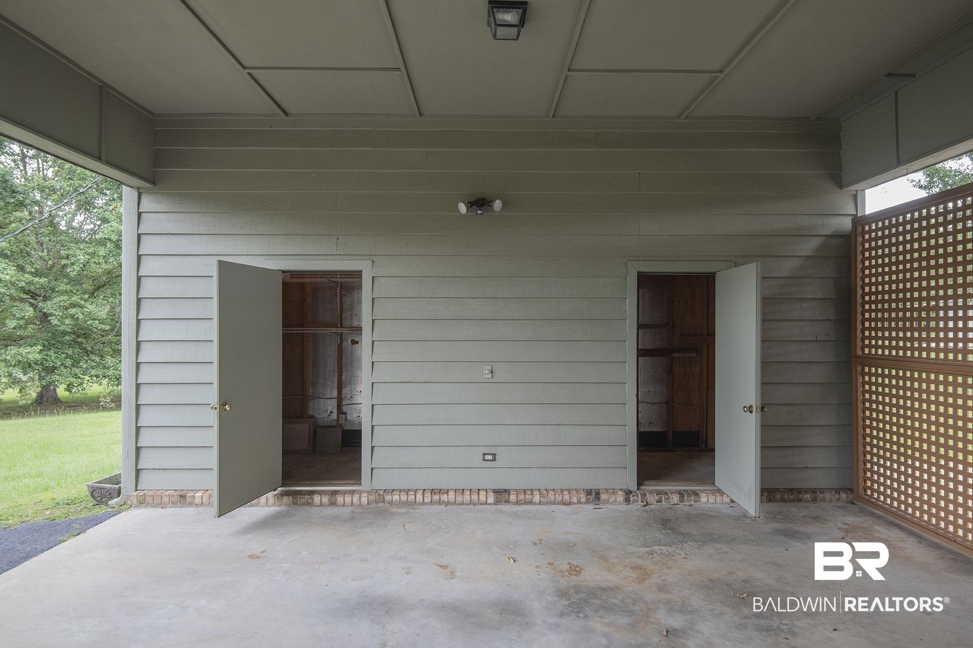 707 Bob White Drive