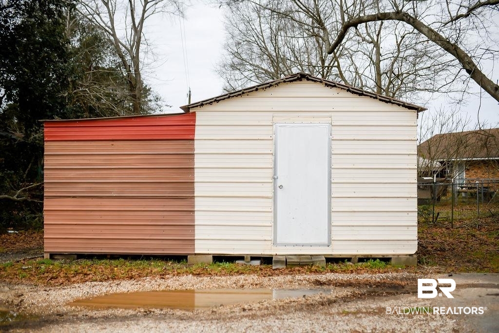 797 Woods Road