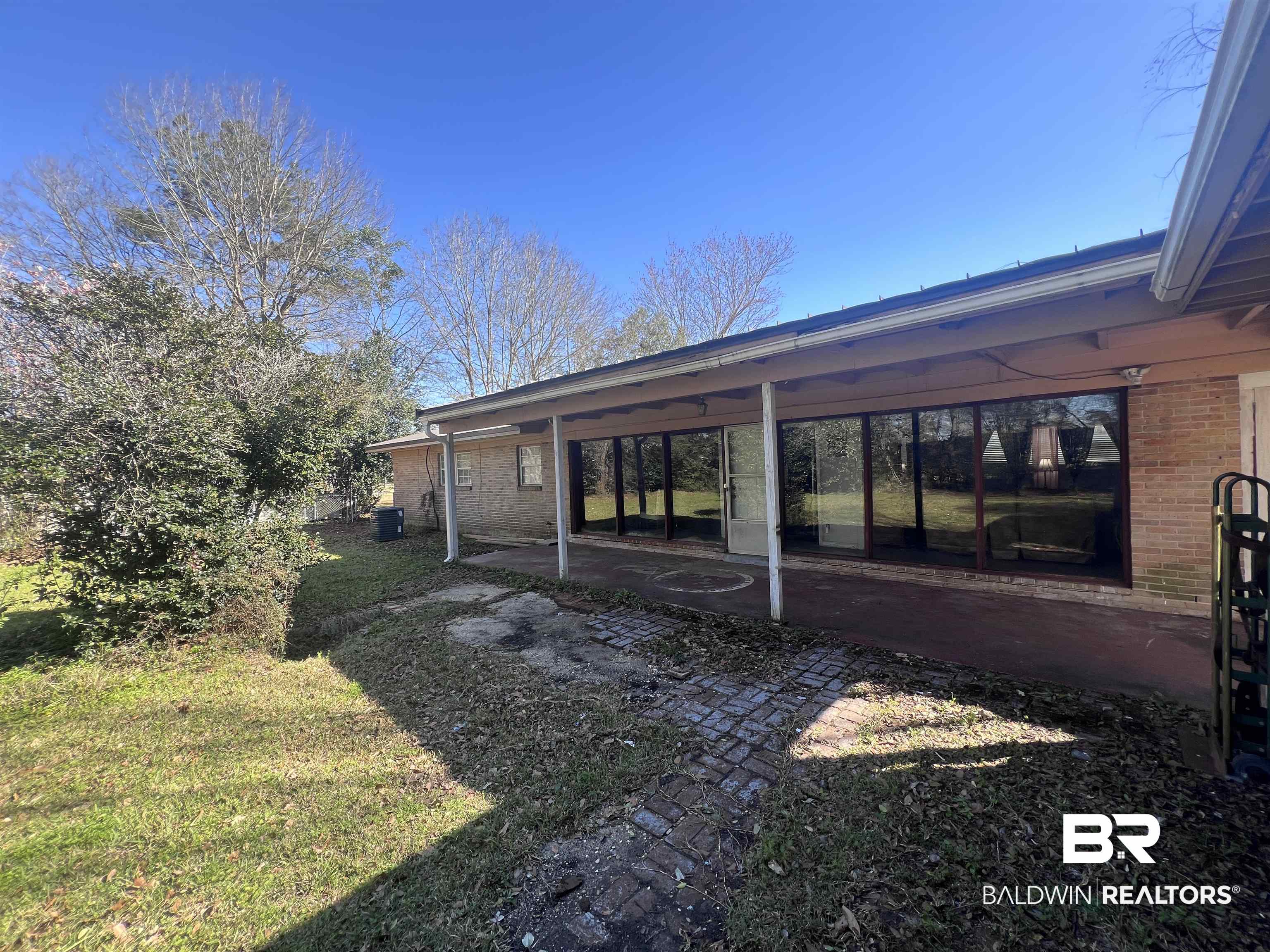 207 E Laurel Street