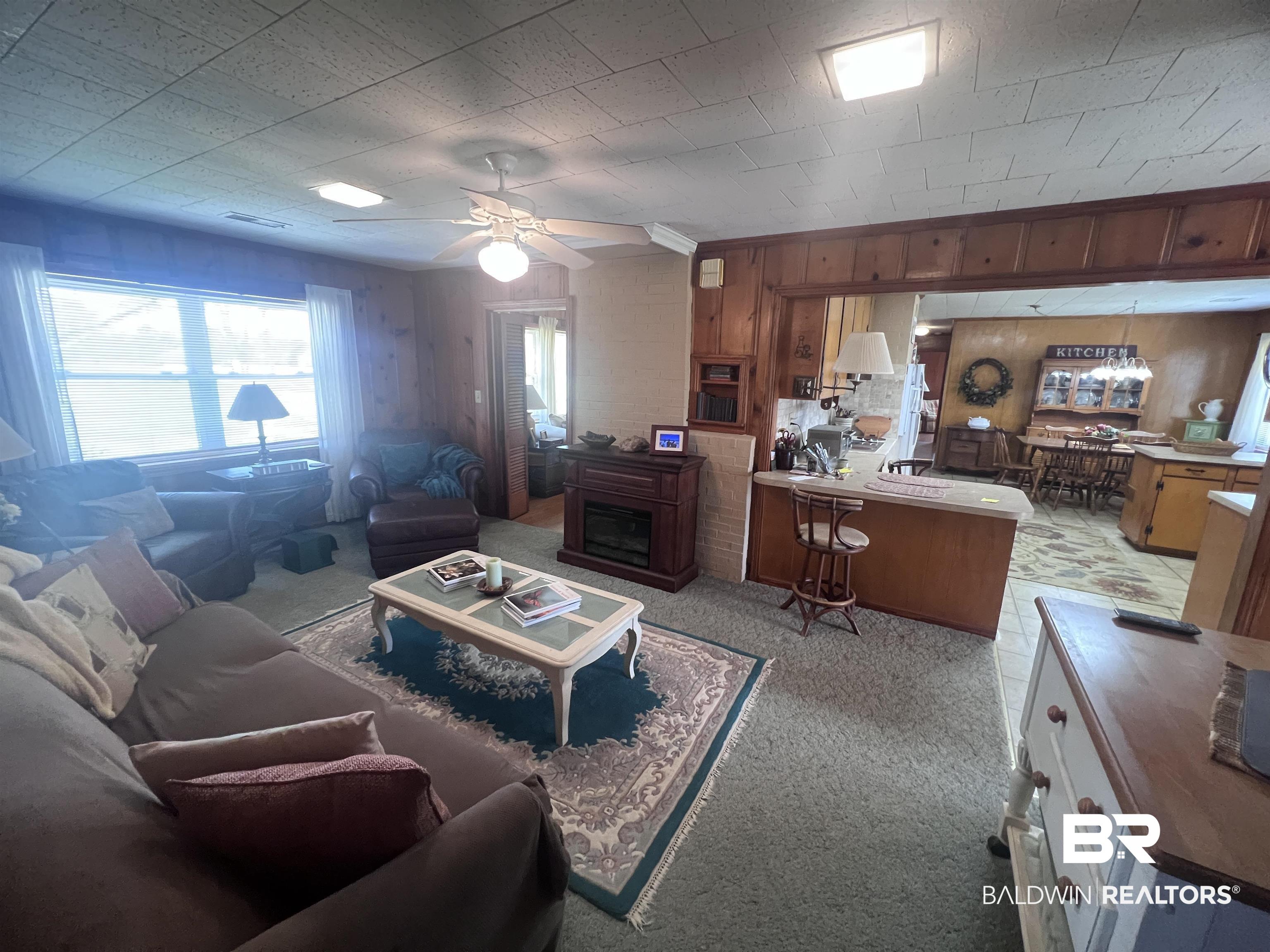285 N 21st Avenue