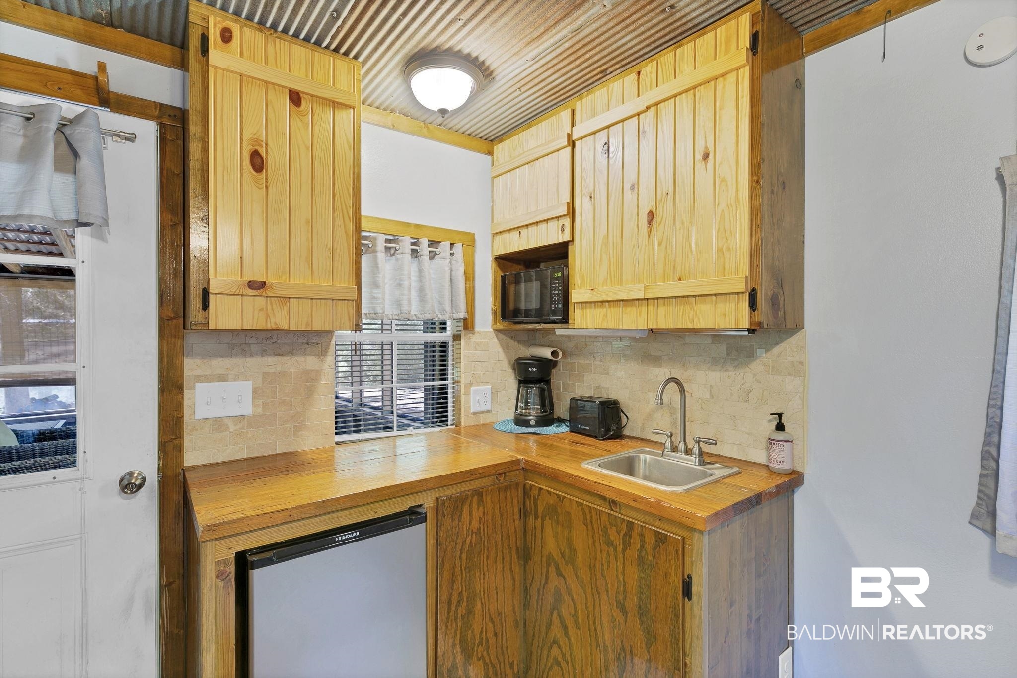 699 Oil Well Road