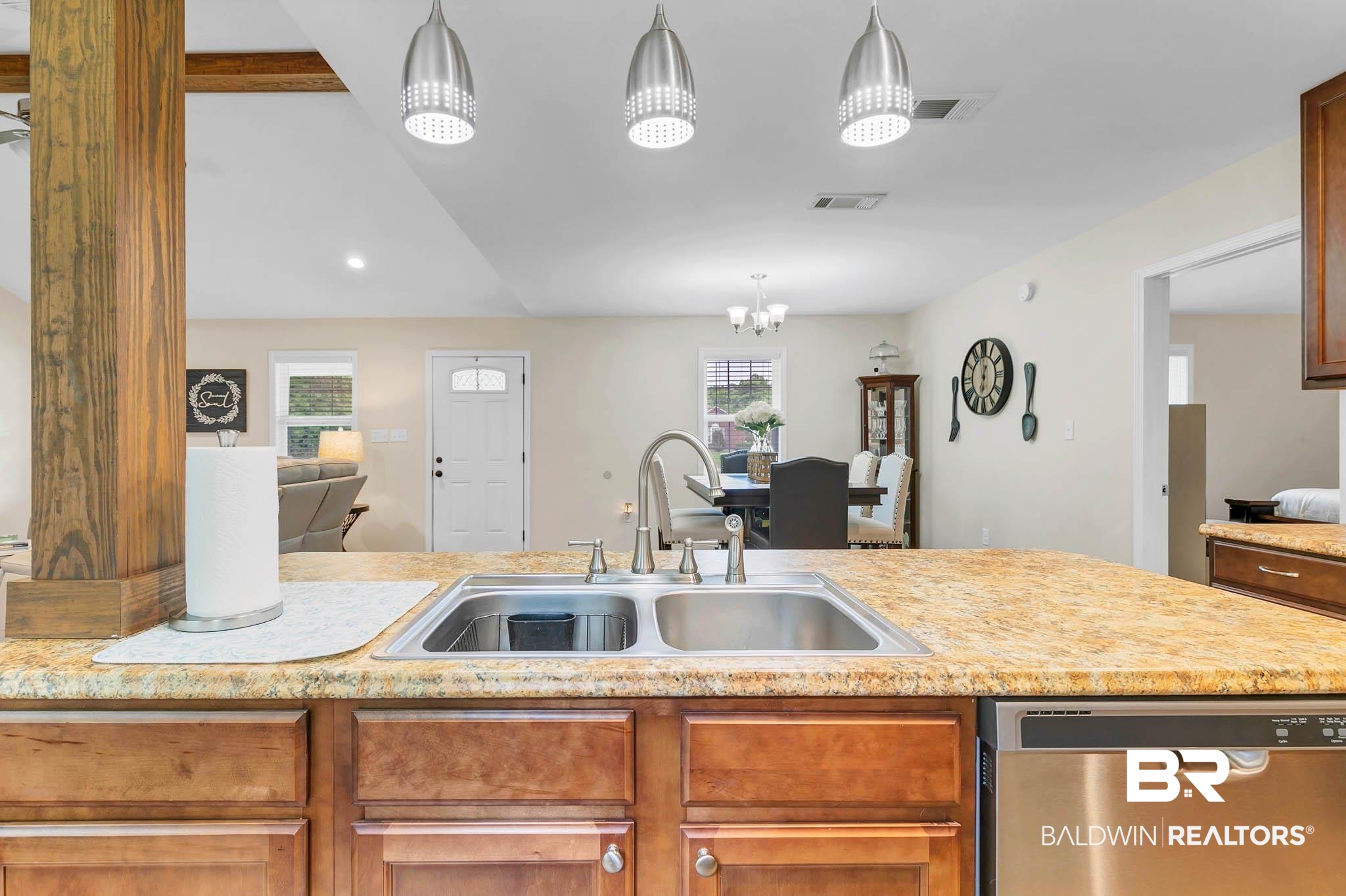 106 W Meadow Drive