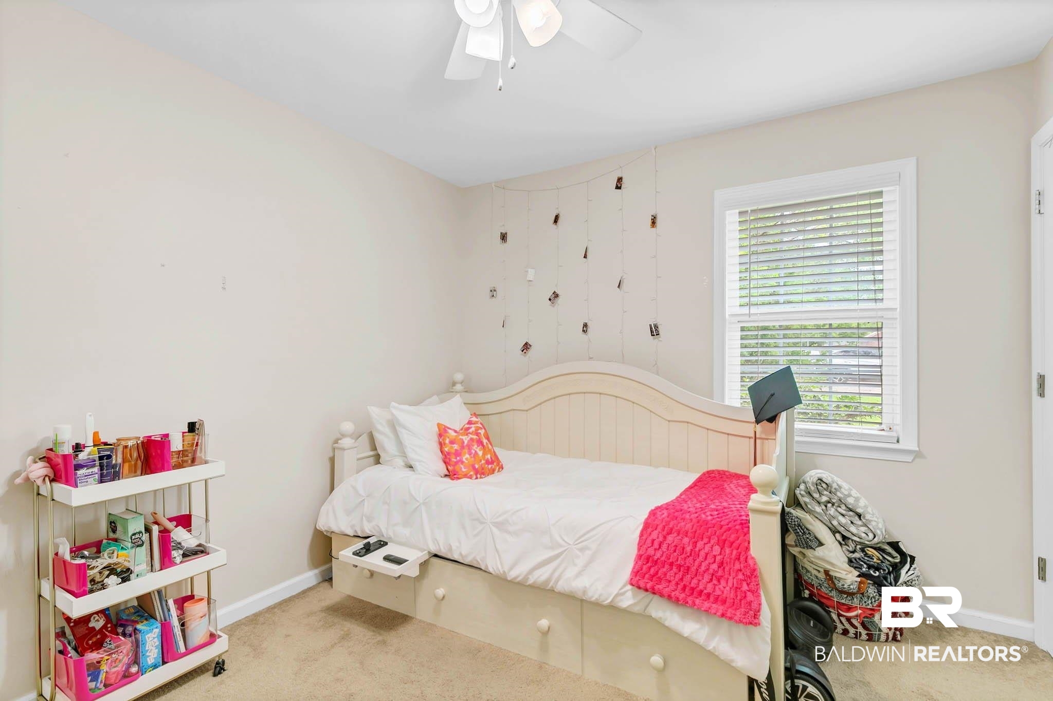 106 W Meadow Drive