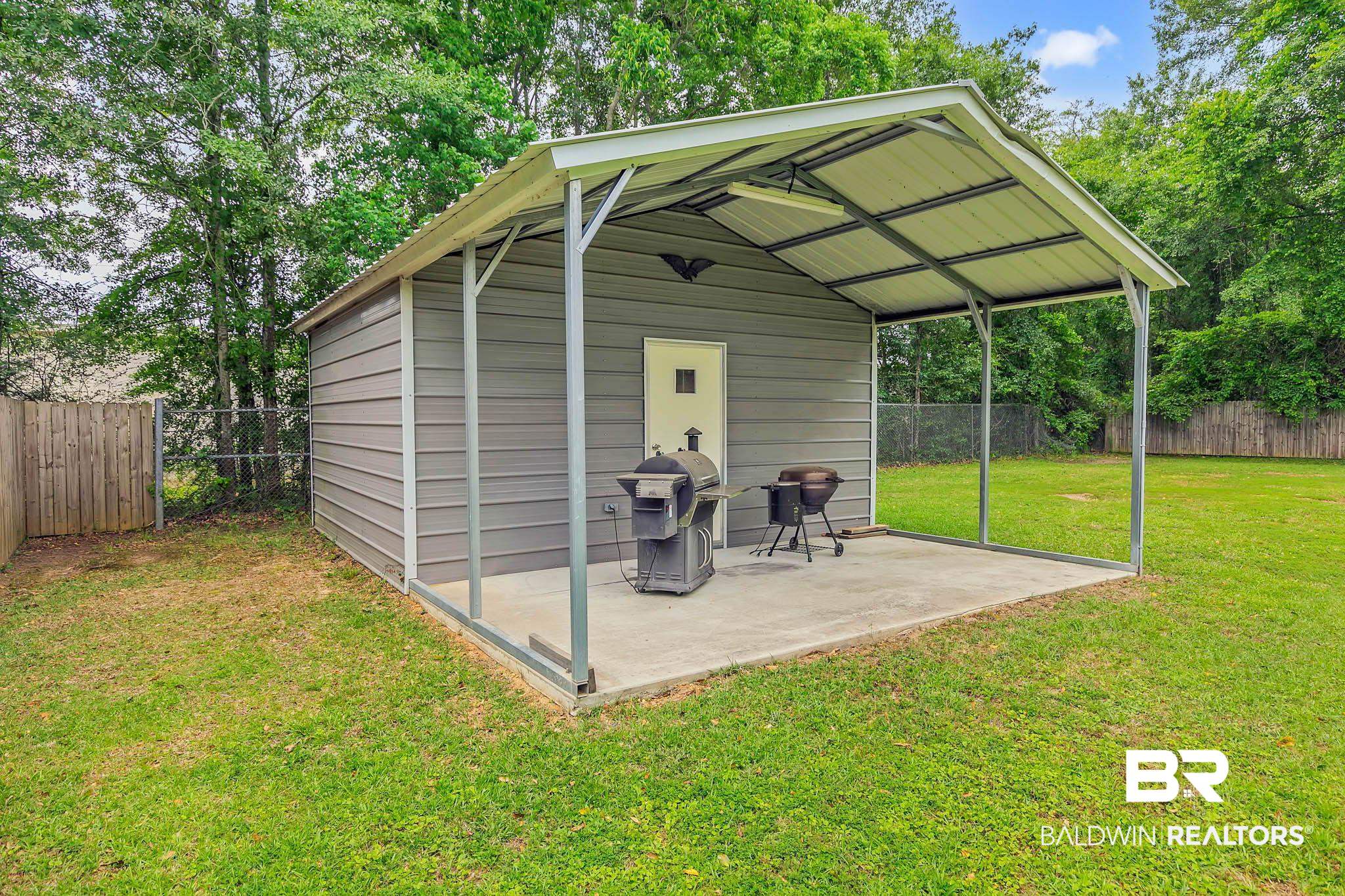 106 W Meadow Drive