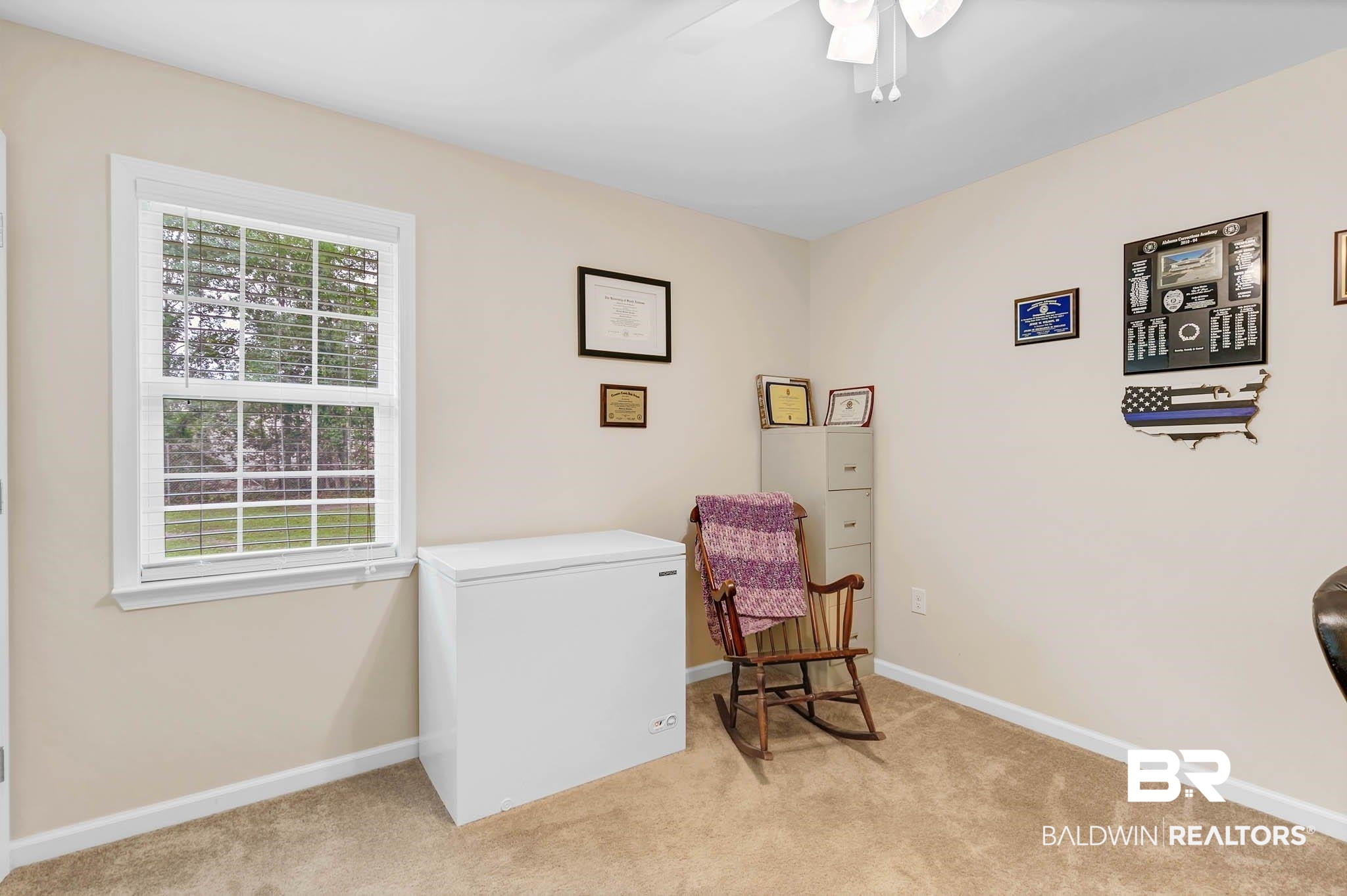 106 W Meadow Drive