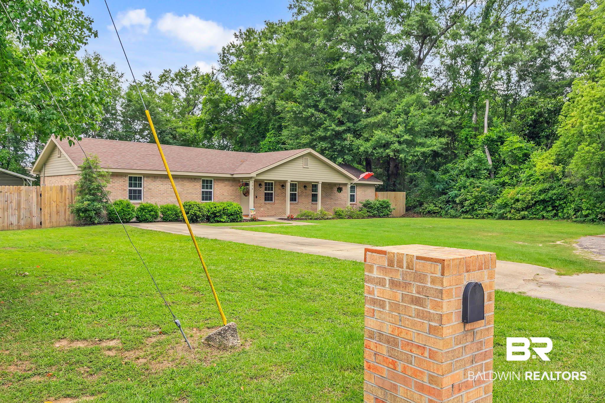 106 W Meadow Drive