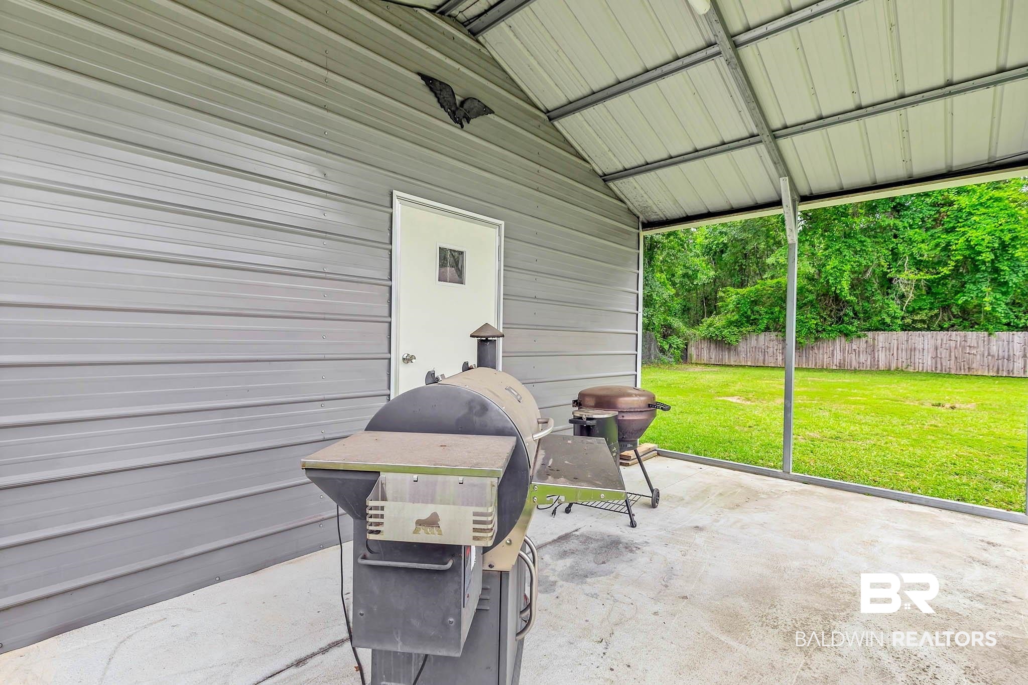 106 W Meadow Drive