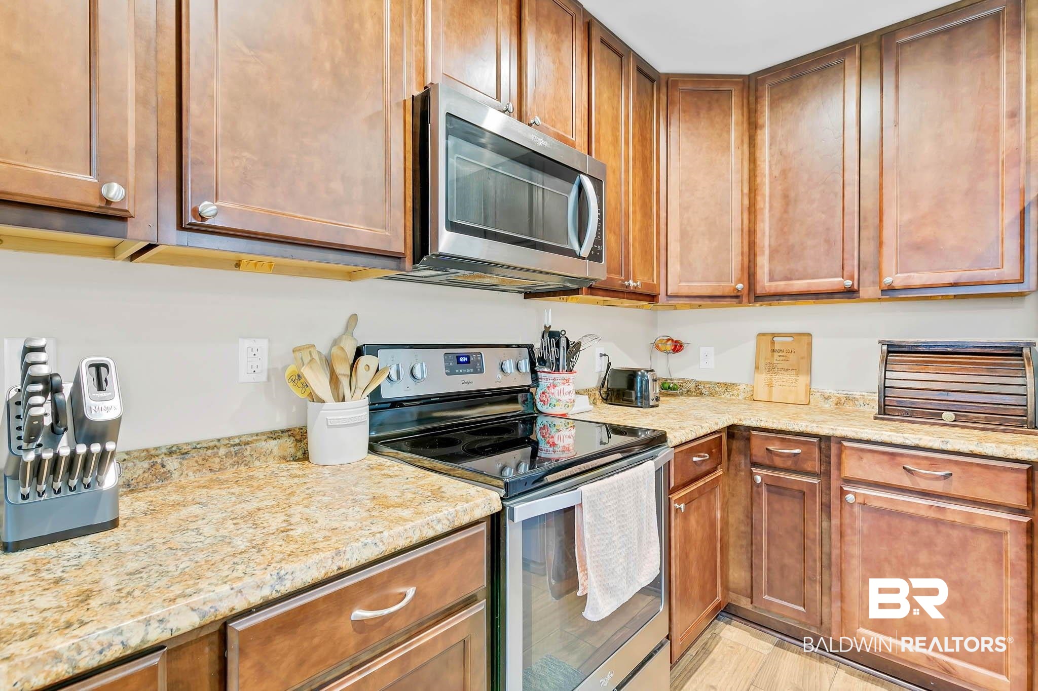 106 W Meadow Drive