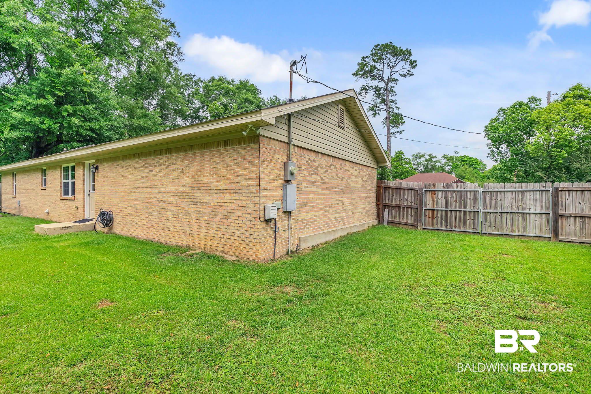 106 W Meadow Drive