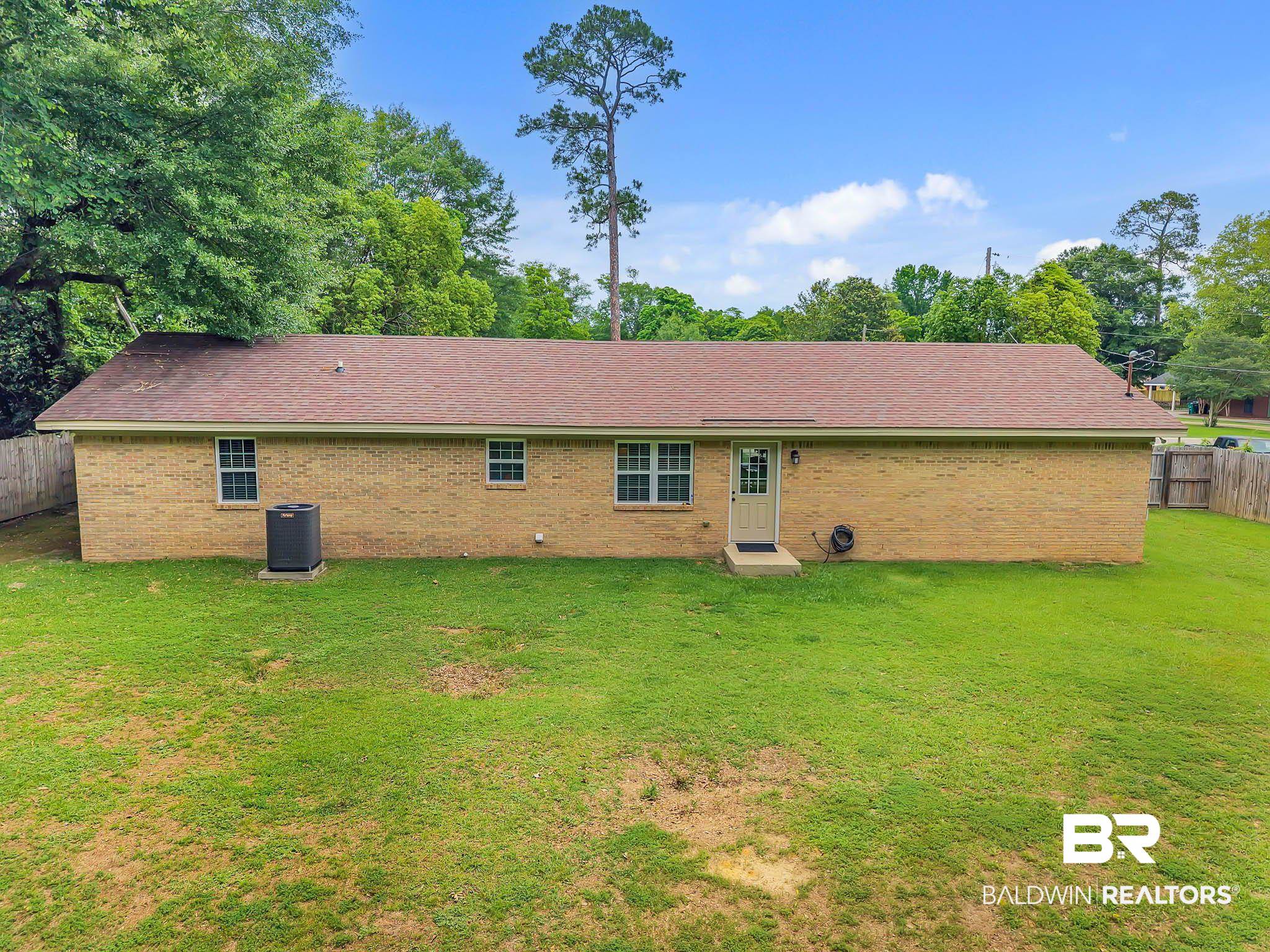 106 W Meadow Drive