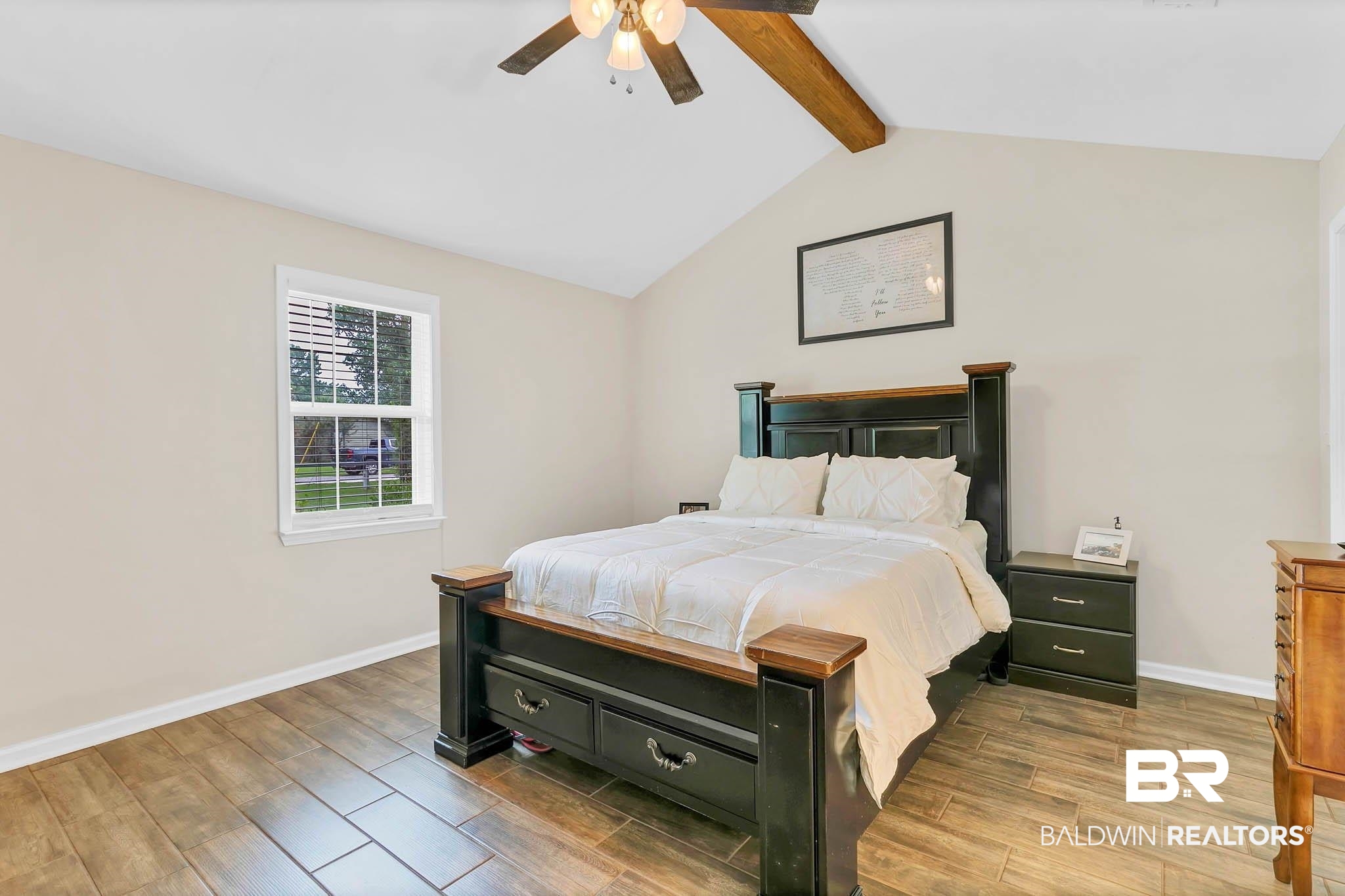 106 W Meadow Drive