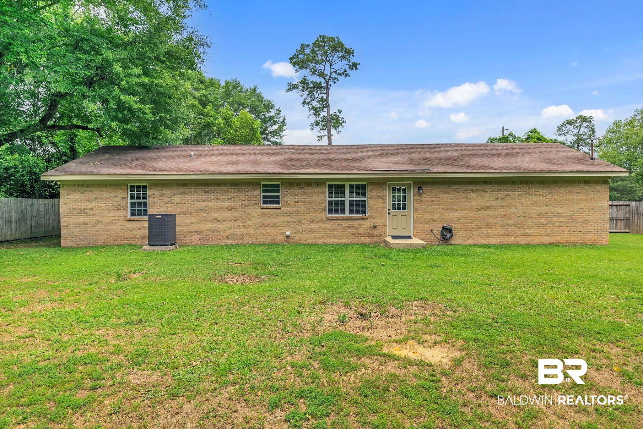 106 W Meadow Drive