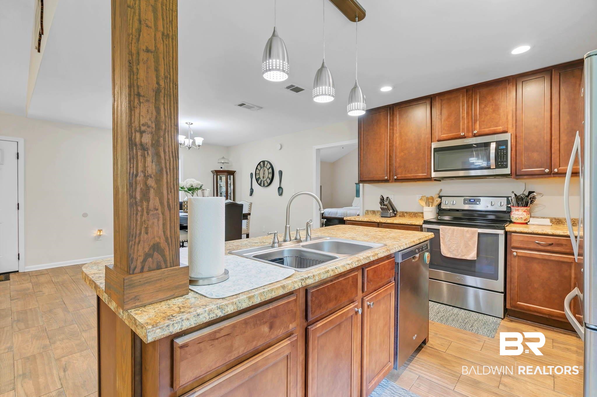 106 W Meadow Drive