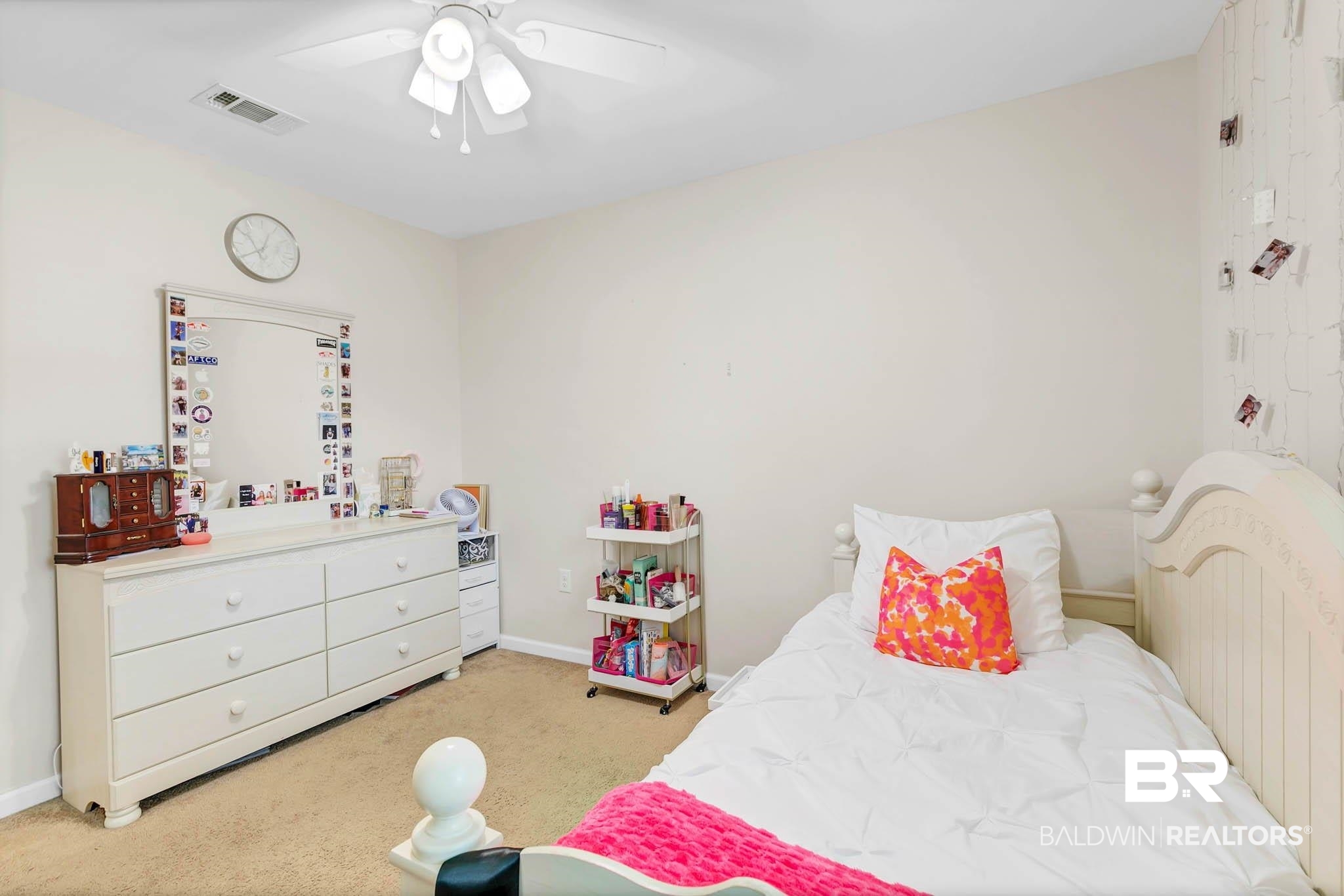 106 W Meadow Drive