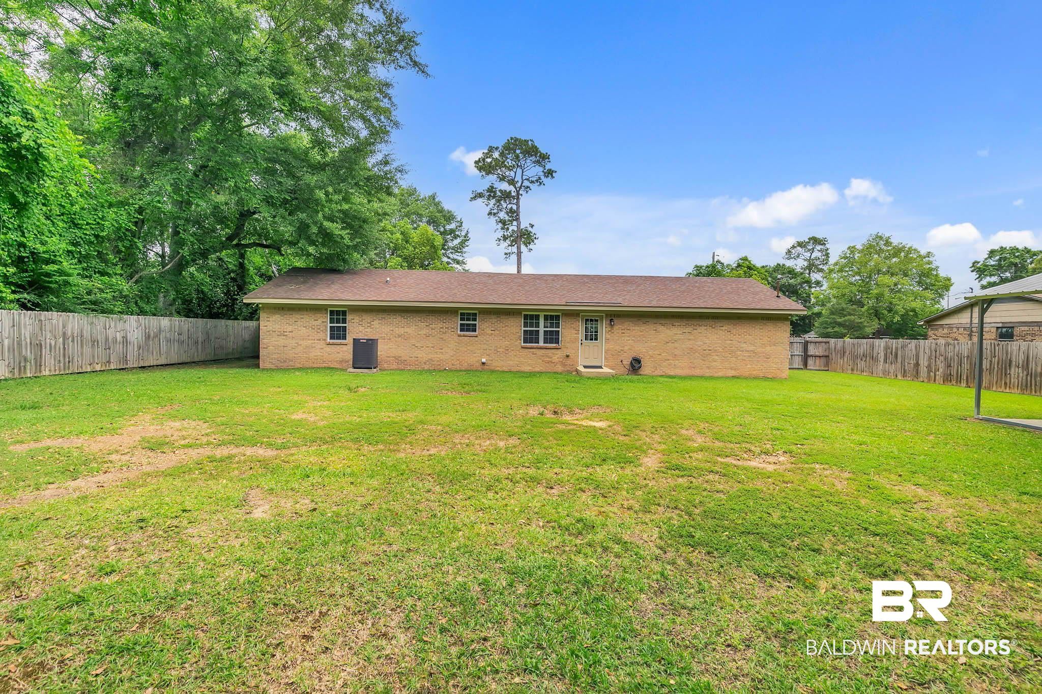 106 W Meadow Drive