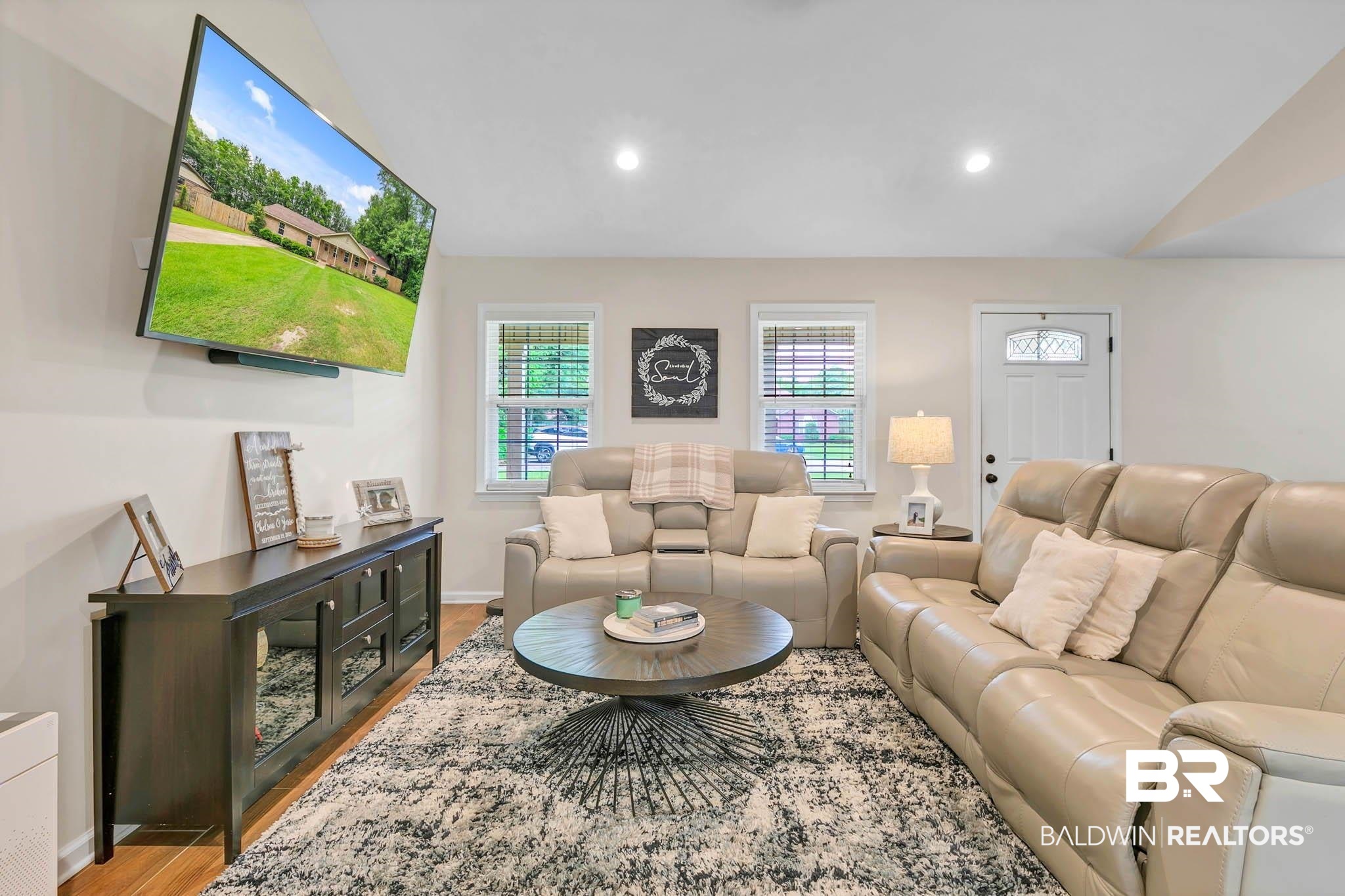 106 W Meadow Drive