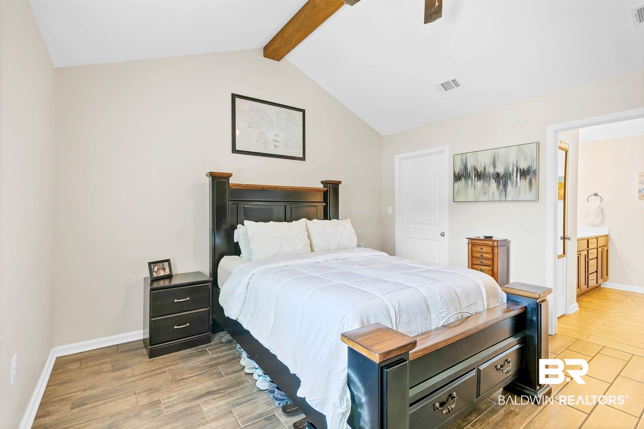 106 W Meadow Drive