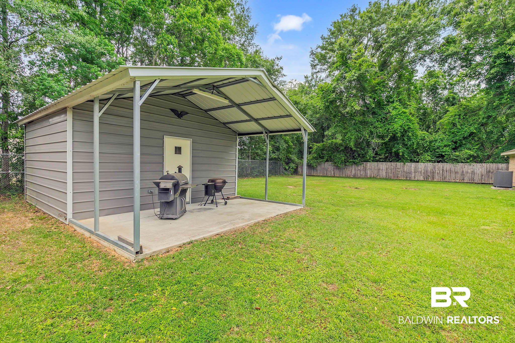 106 W Meadow Drive