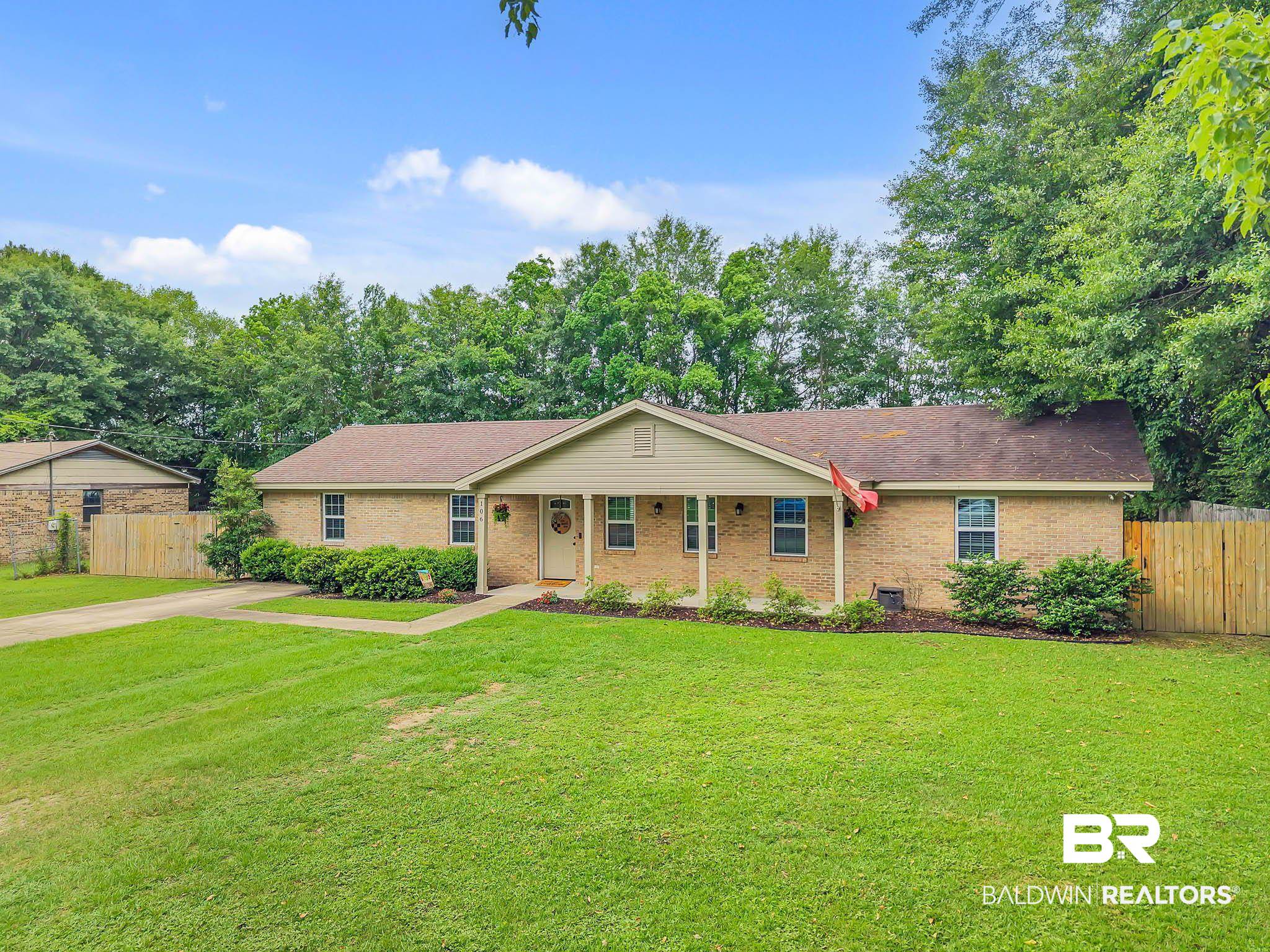 106 W Meadow Drive