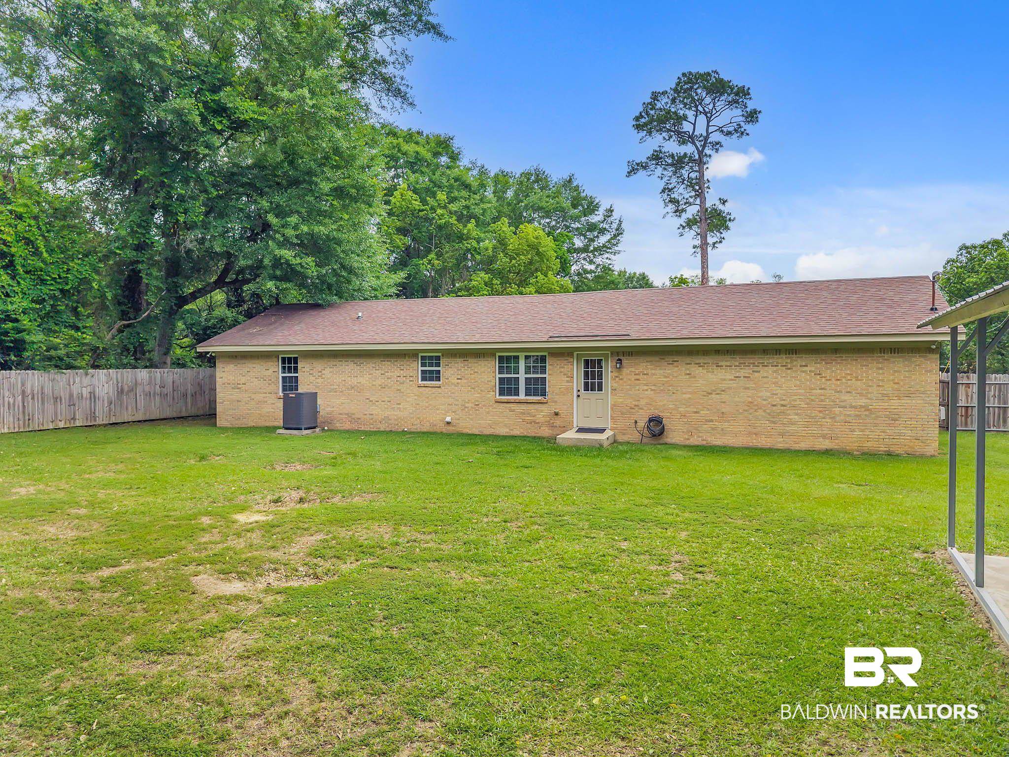 106 W Meadow Drive