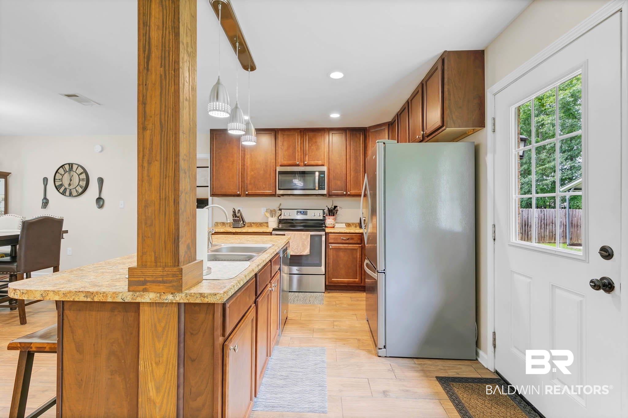 106 W Meadow Drive