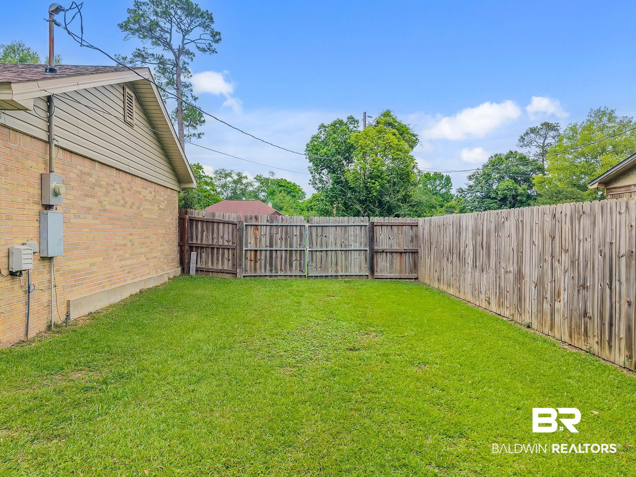 106 W Meadow Drive