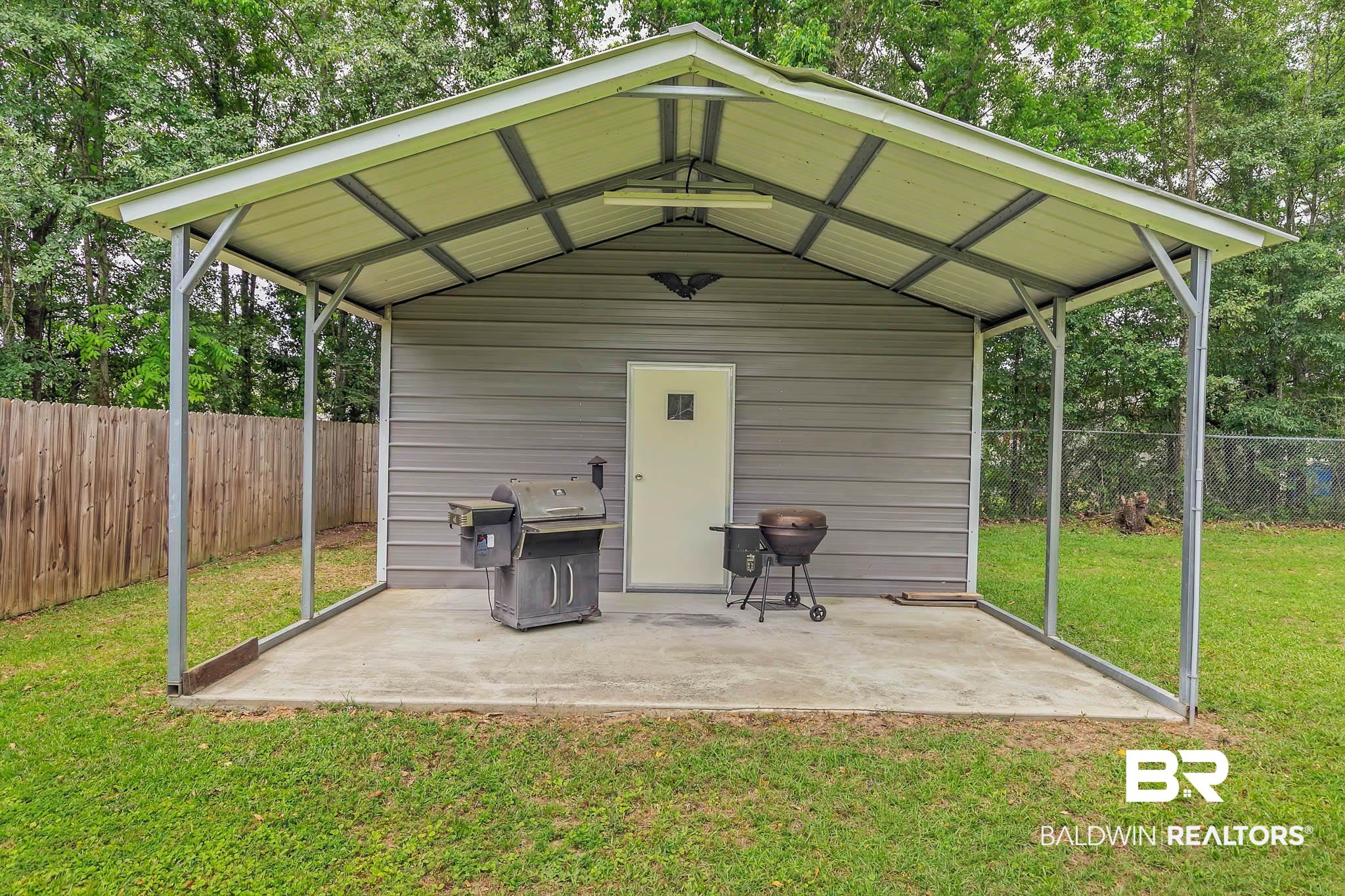 106 W Meadow Drive