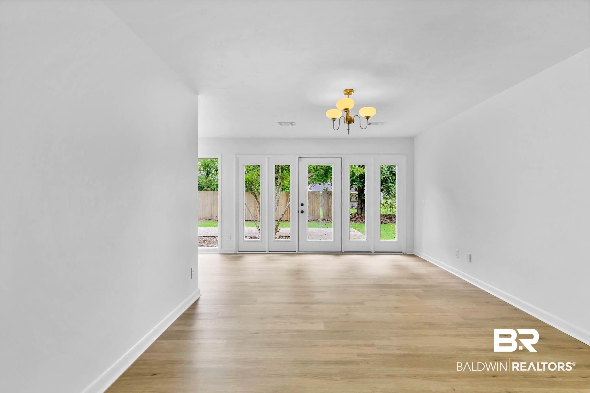 18 Rollins Place