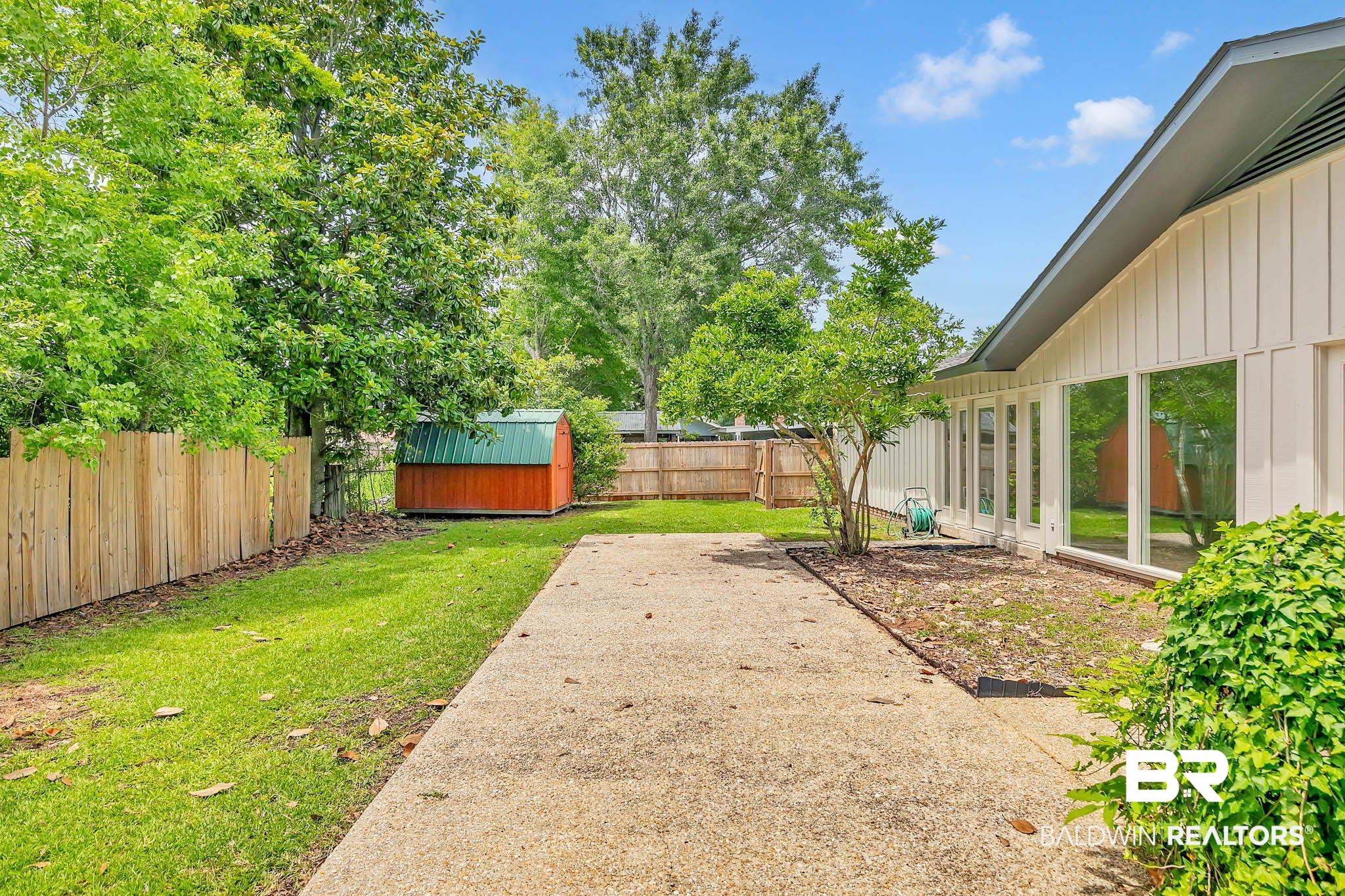 18 Rollins Place