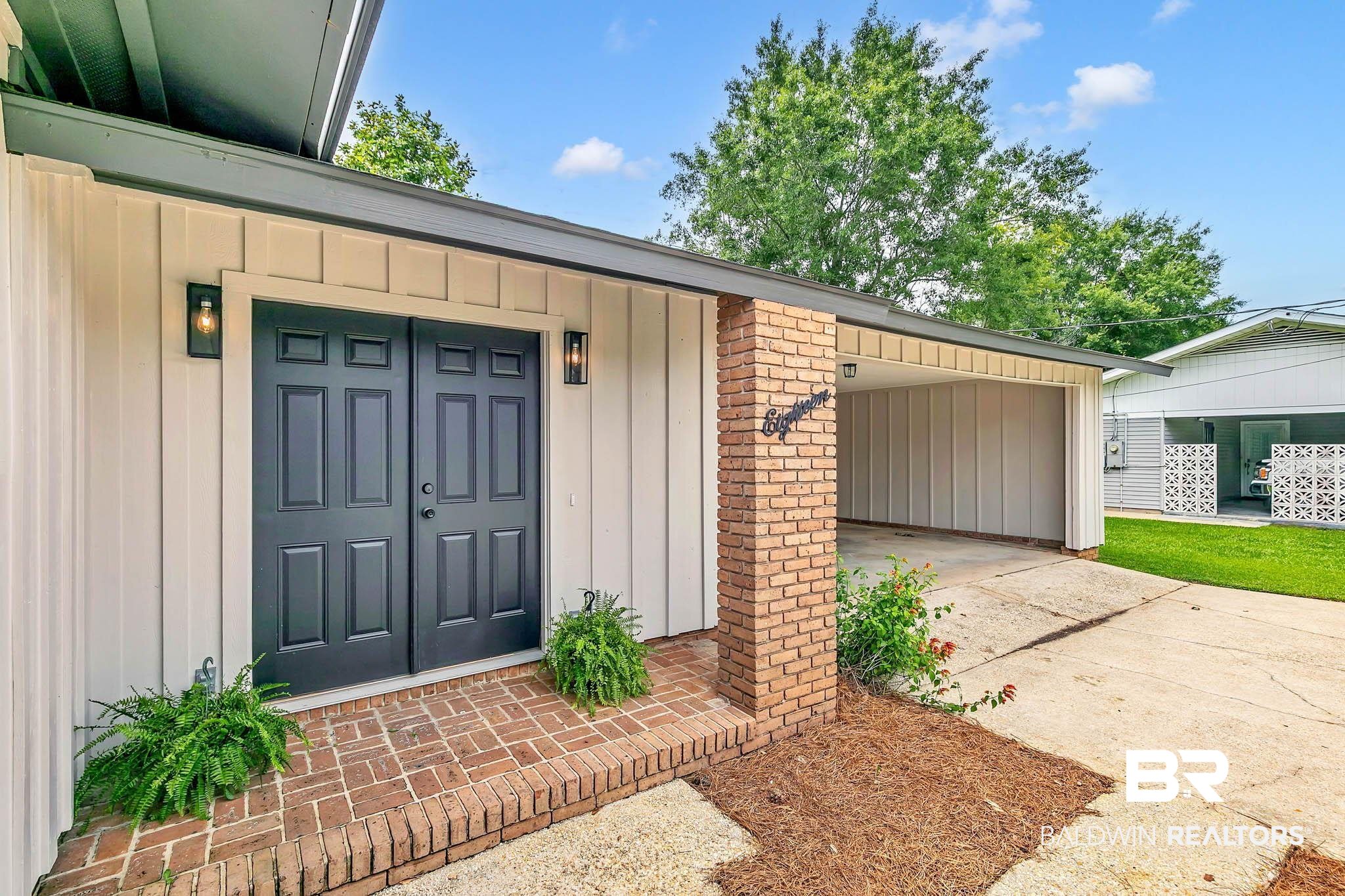 18 Rollins Place
