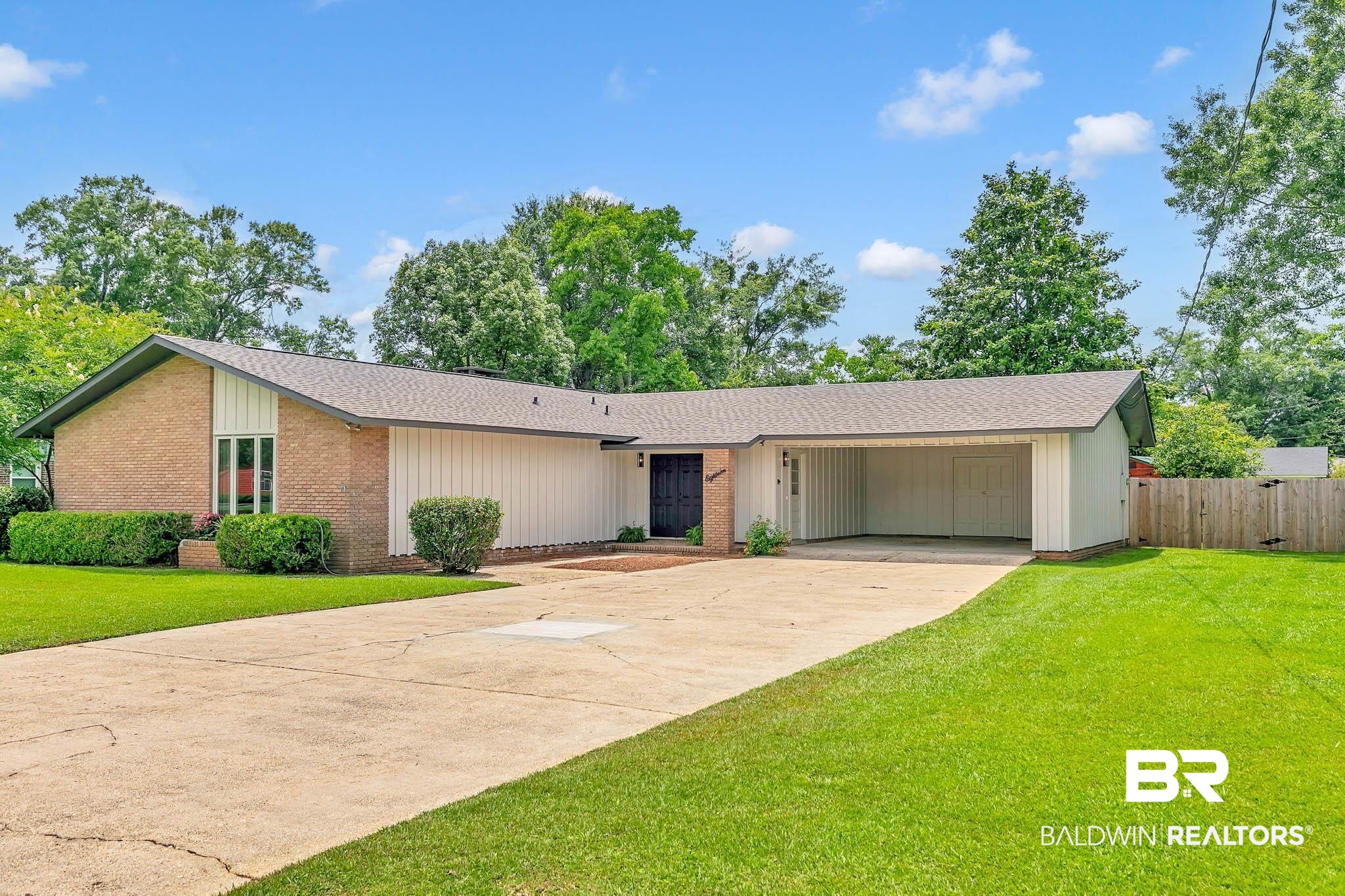 18 Rollins Place