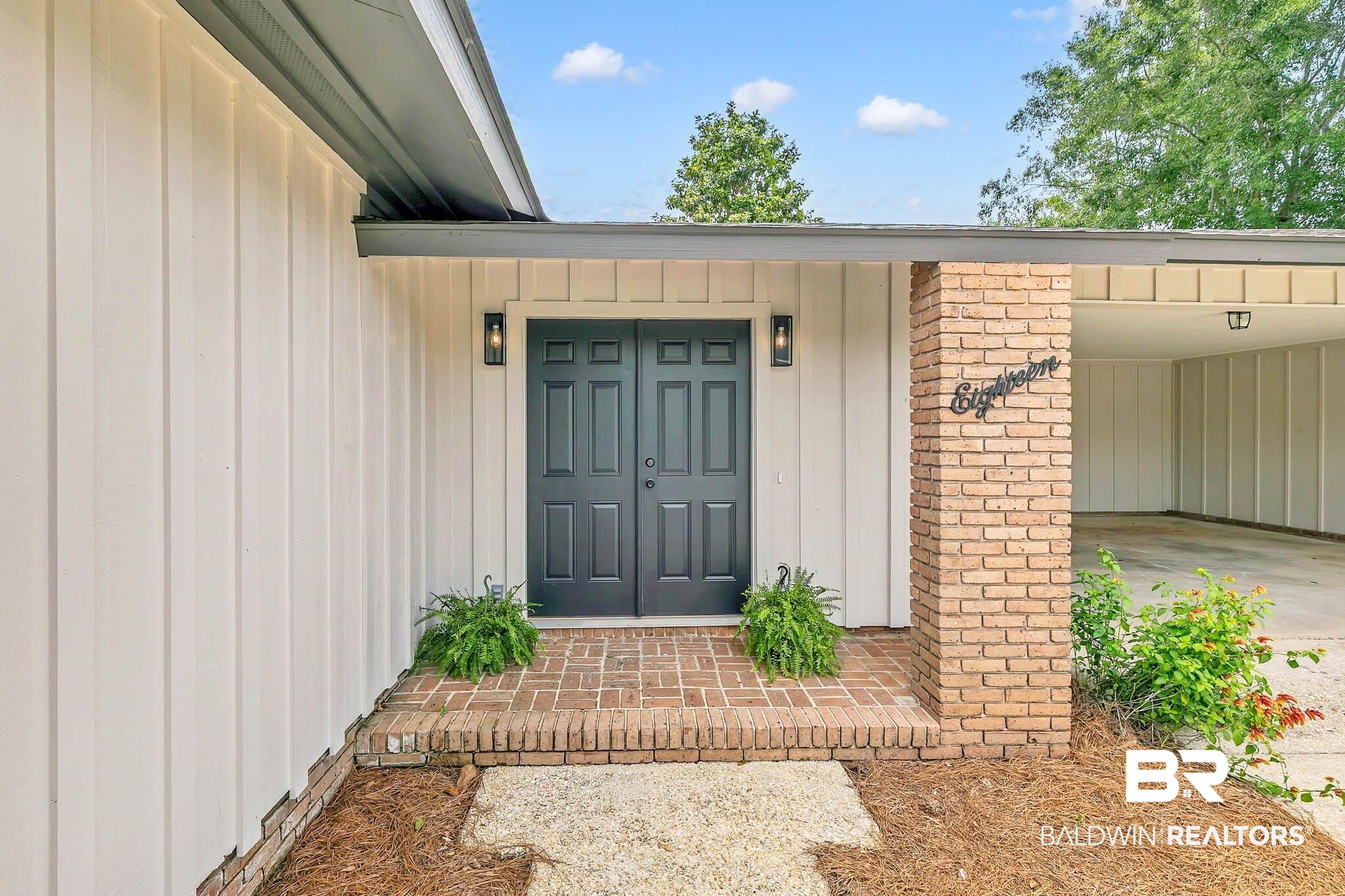 18 Rollins Place