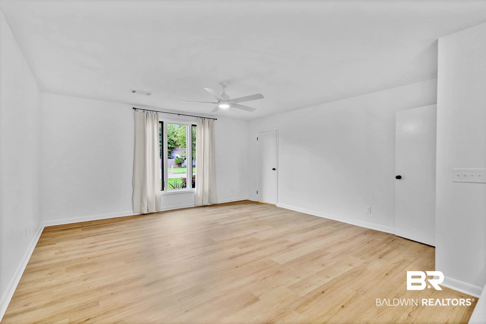 18 Rollins Place
