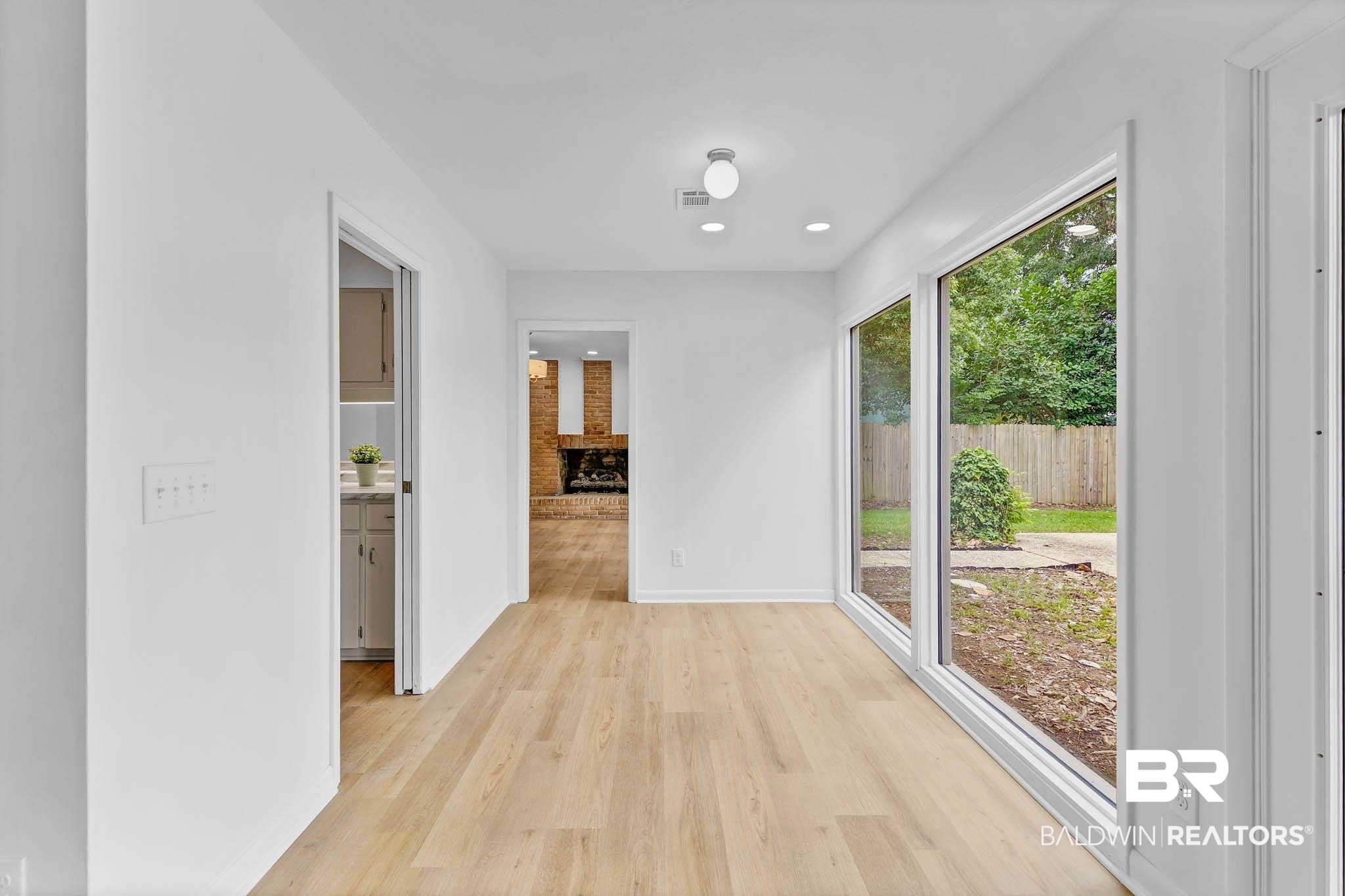 18 Rollins Place