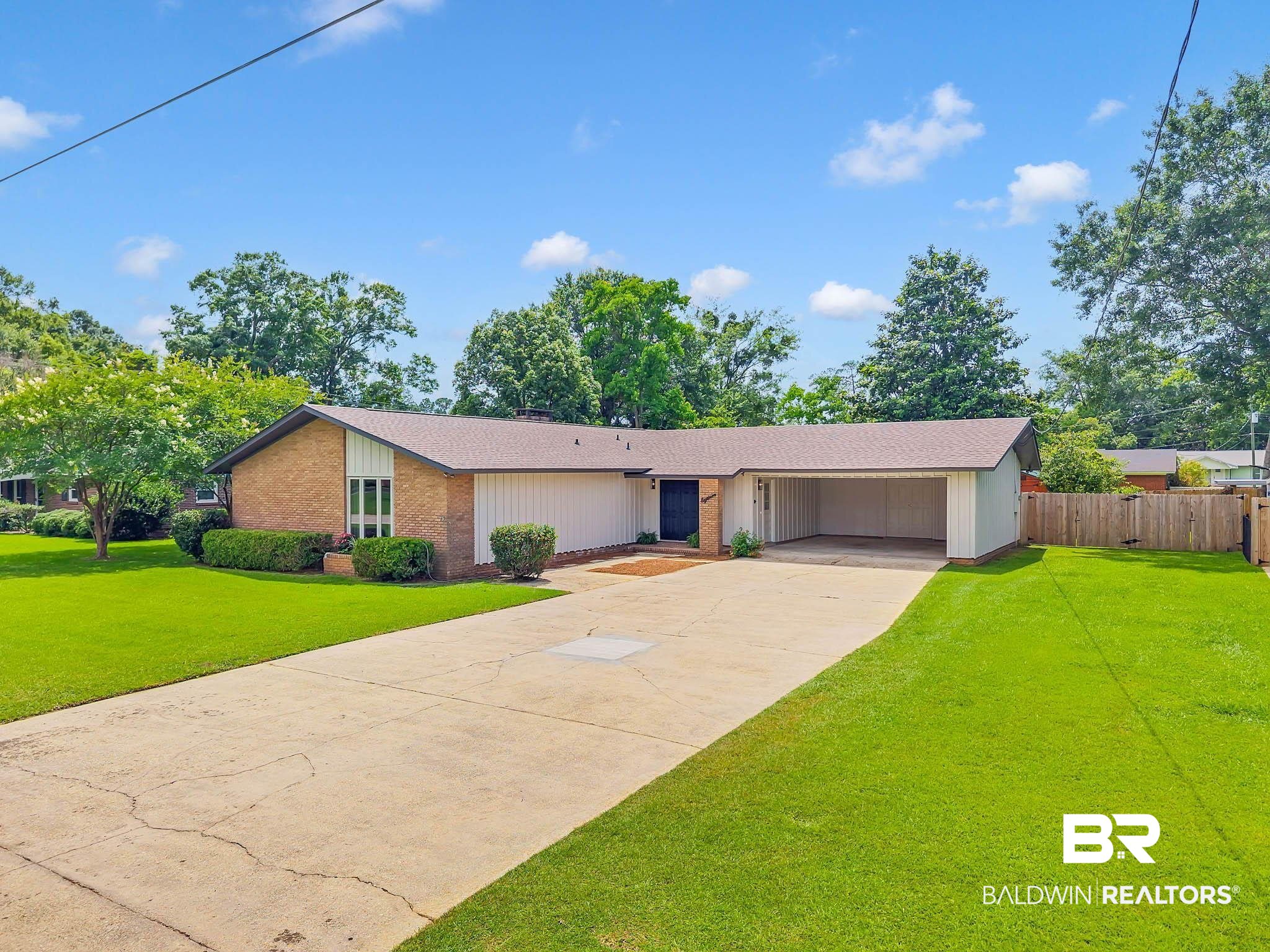 18 Rollins Place