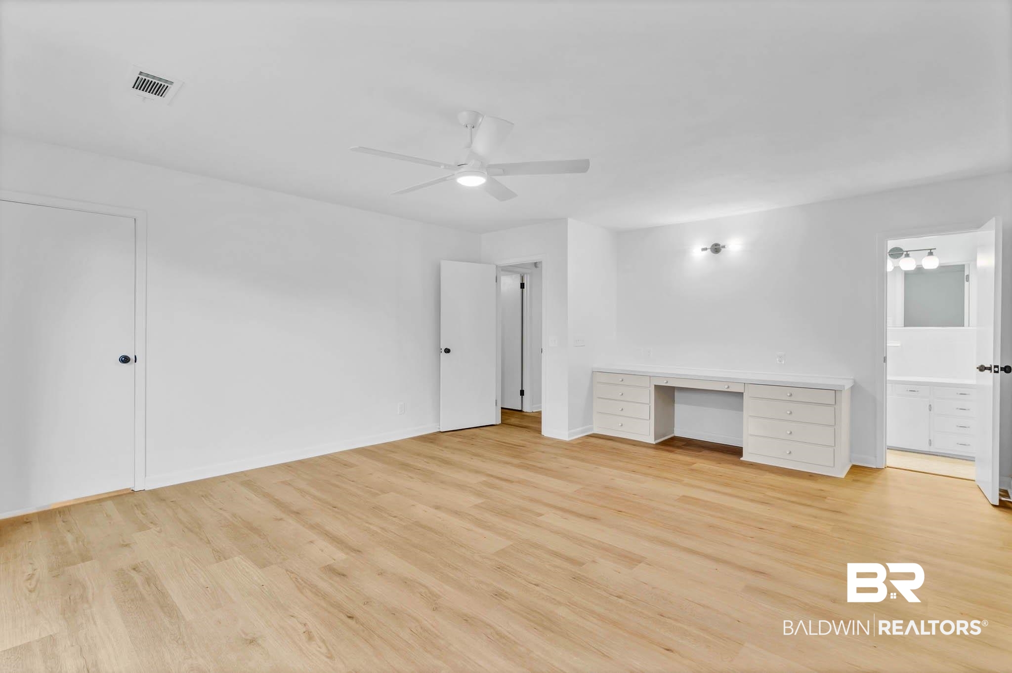 18 Rollins Place